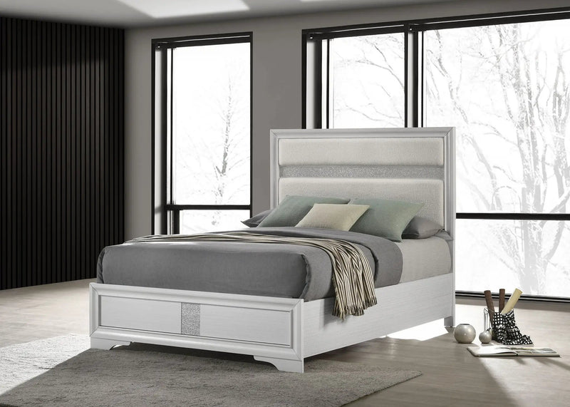 Miranda 54-inch Upholstered Queen Panel Bed White by Unique Piece Furniture