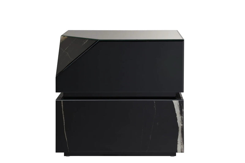 Drisana Mirrored End Table - Black by HouseOfZazla
