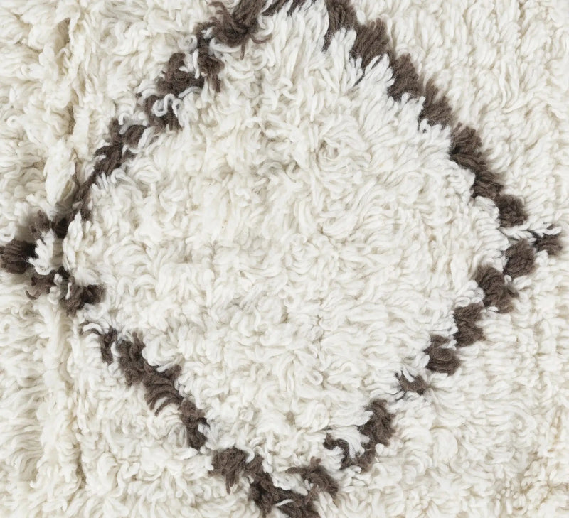 Catoosa White/Black Trellis Wool Rug - Clearance by Boutique Rugs
