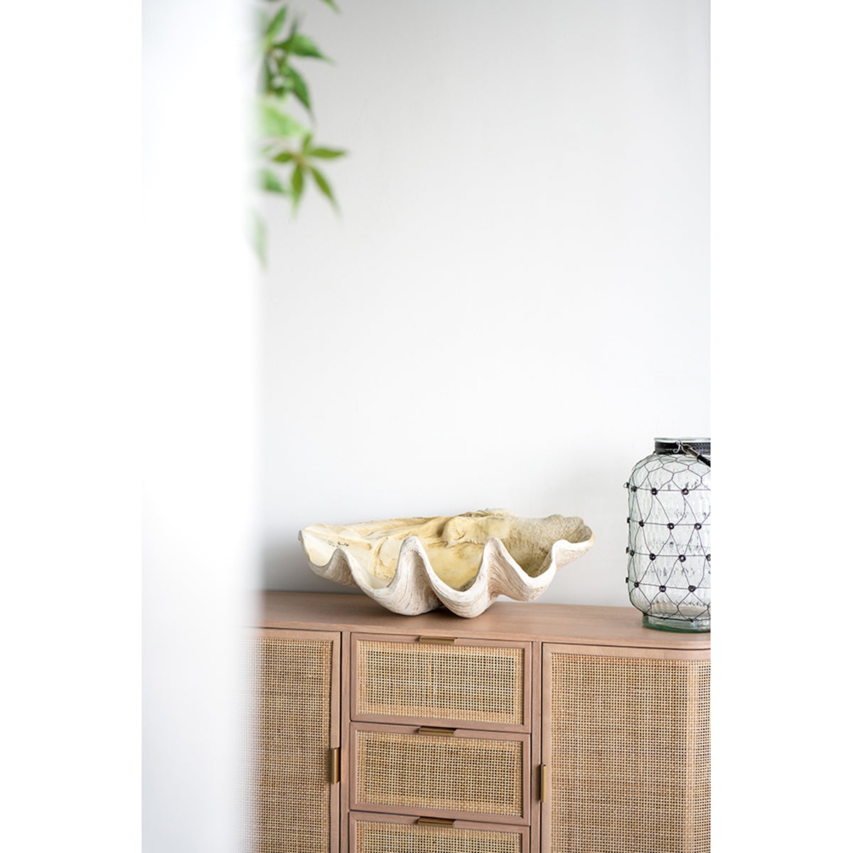 Large Clam Shell Accent 25.3x16.5x8.5" by HouseOfZazla