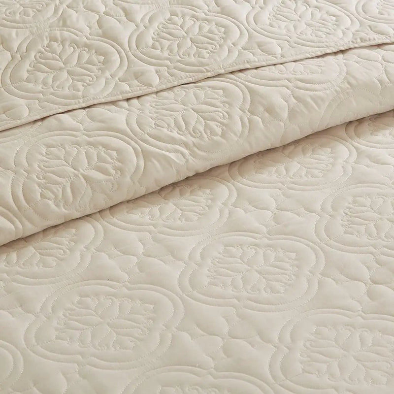 3 Piece Reversible Bedspread Set Cream King/Cal King by HouseOfZazla