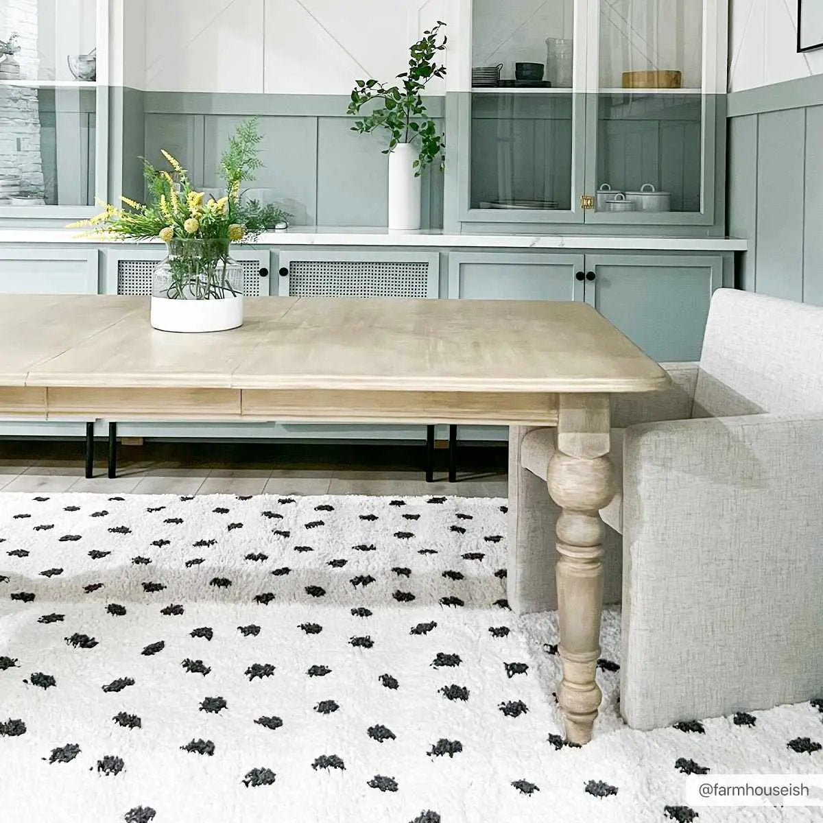 Chaia Dotted Black & White Plush Rug - Clearance by Boutique Rugs
