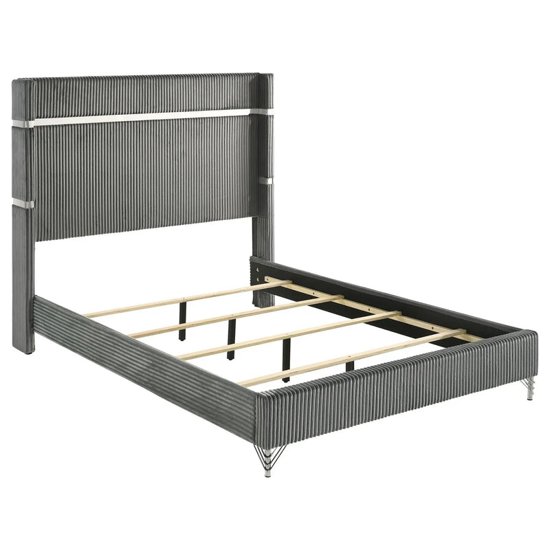 Lucia 5-piece Eastern King Bedroom Set Grey and Black by Unique Piece Furniture