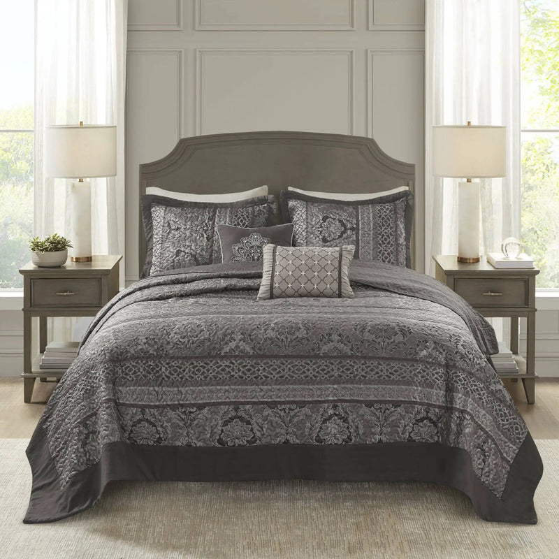 5-Piece Queen 5 Piece Reversible Jacquard Bedspread Set by HouseOfZazla