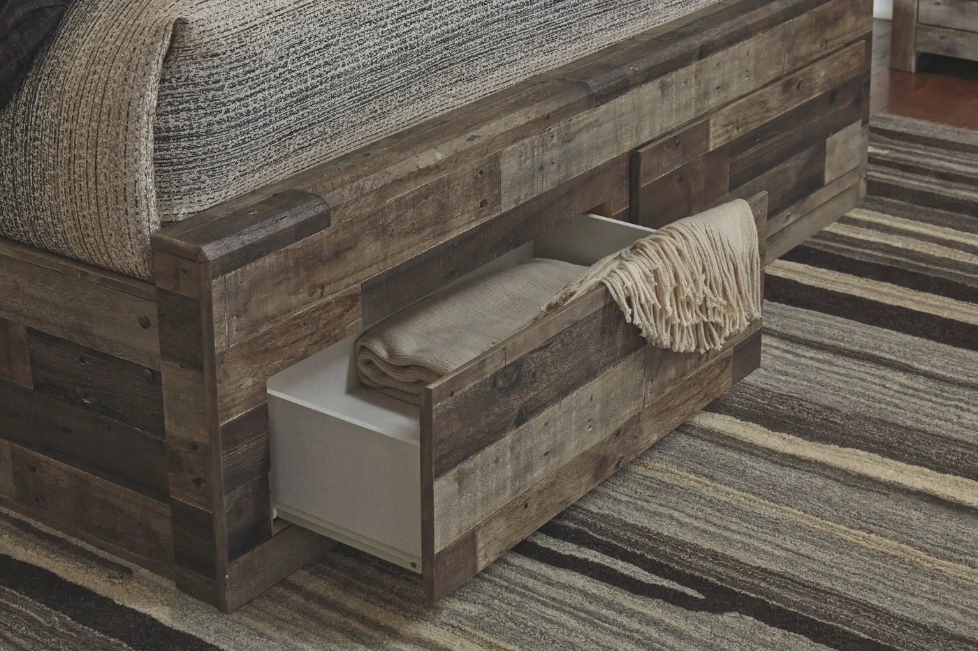Derekson - Panel Bedroom Set by Unique Piece Furniture