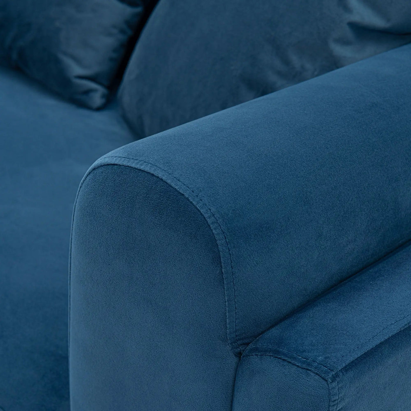 Edmonda - Sofa by HouseOfZazla