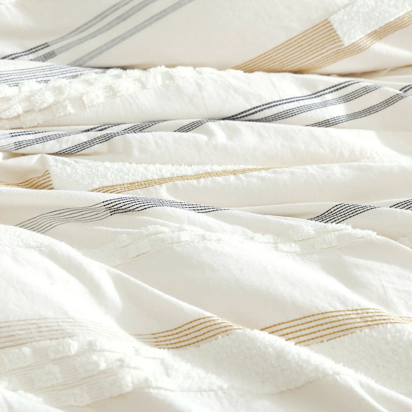 Whitten 6 PC Comforter Cover Set King by HouseOfZazla
