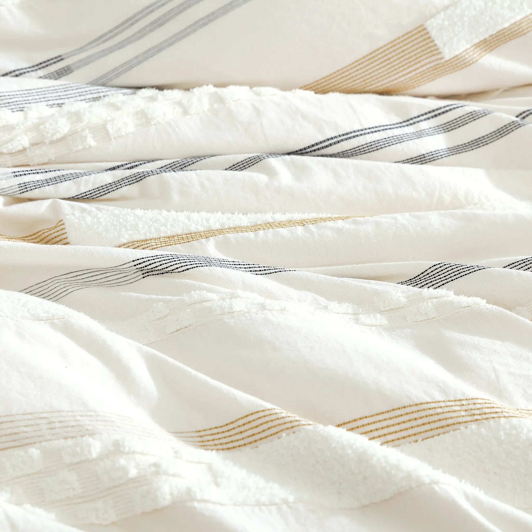 Whitten 6 PC Comforter Cover Set King by HouseOfZazla