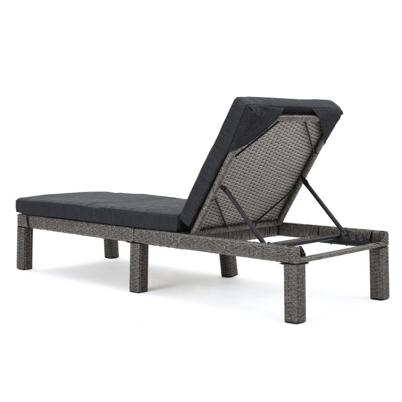 Puerta KD Chaise Lounge, Mixed by HouseOfZazla
