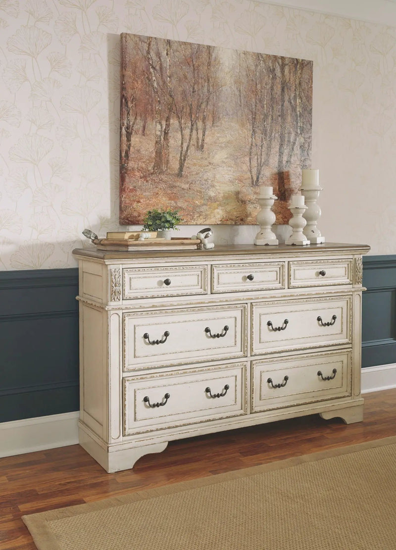 Realyn - Panel Bedroom Set by Unique Piece Furniture
