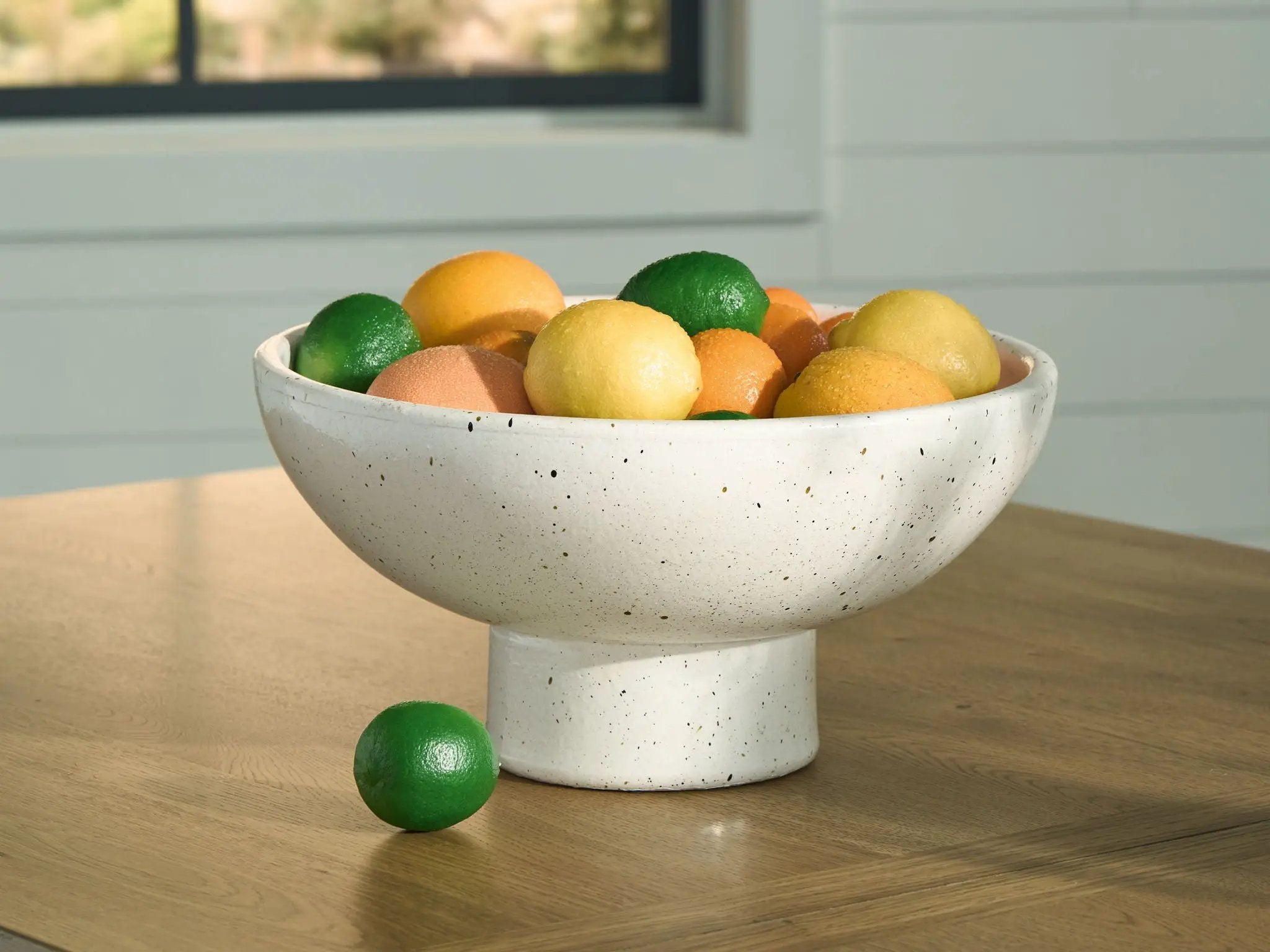 Dallinworth - Bowl - White / Black by Unique Piece Furniture