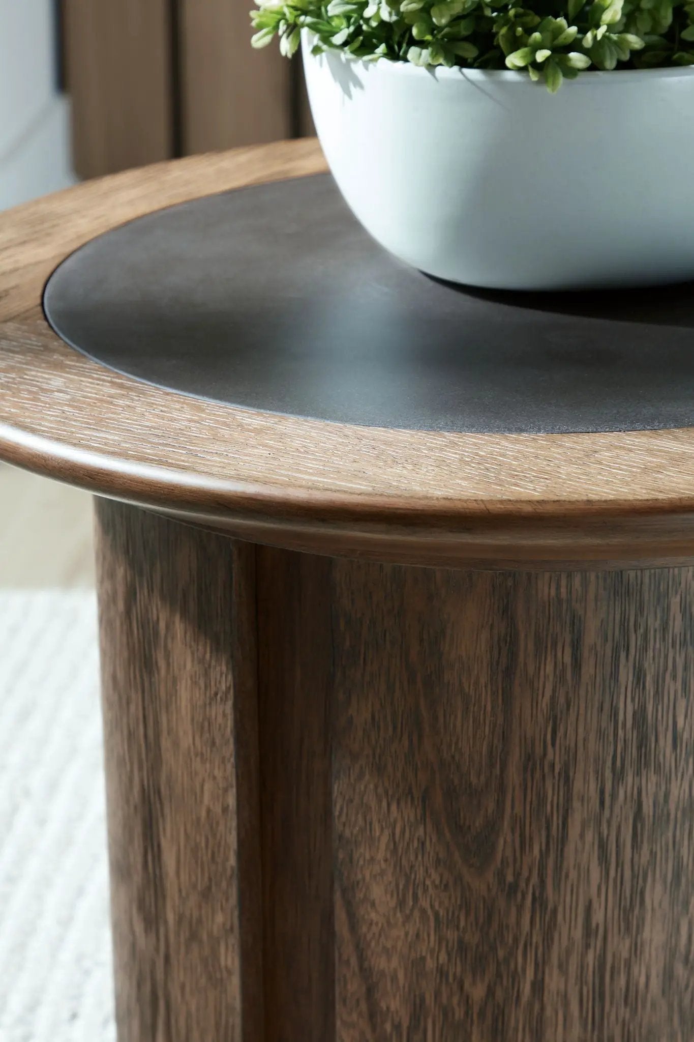 Dontayne - Round Table by Unique Piece Furniture