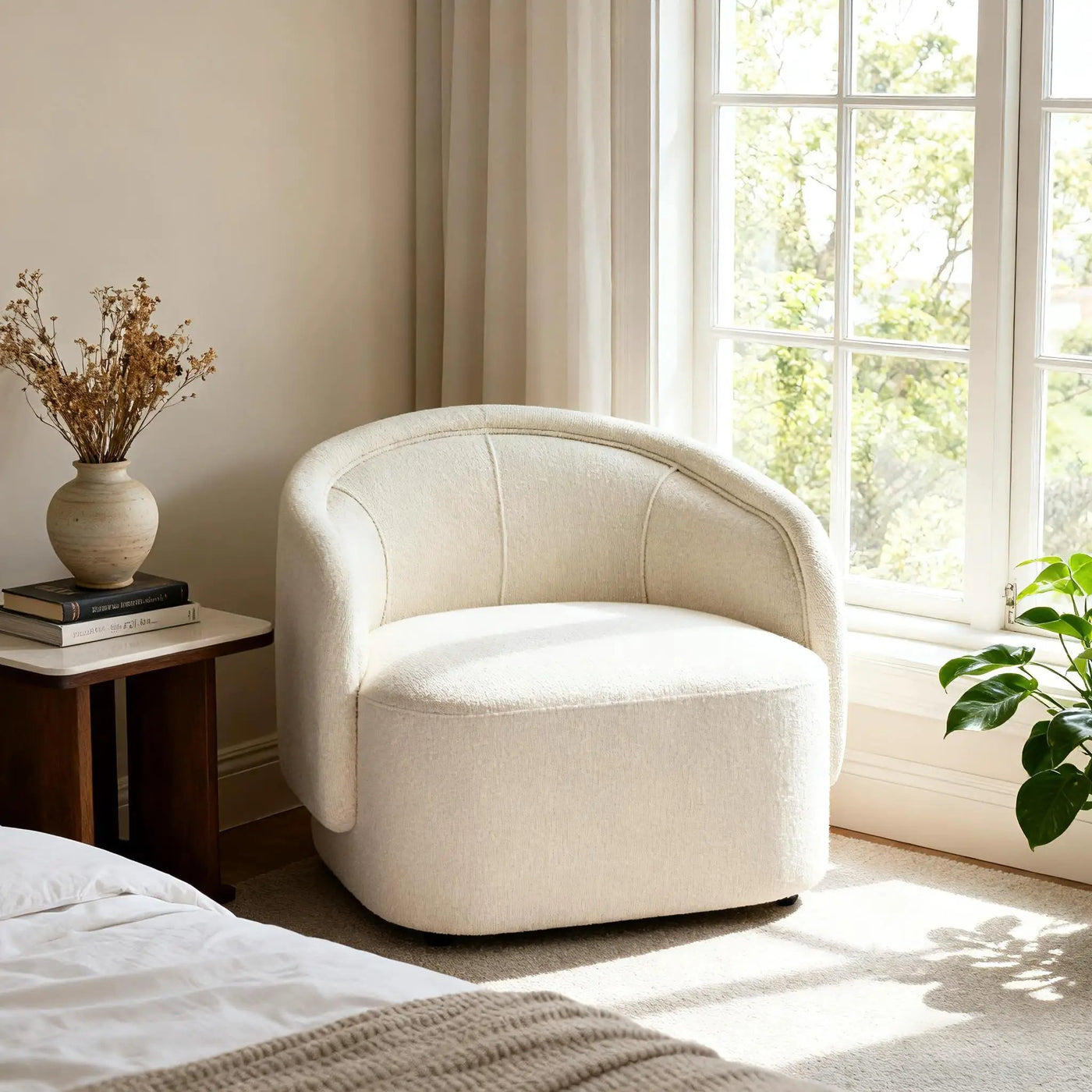 Amanda Chair by HouseOfZazla