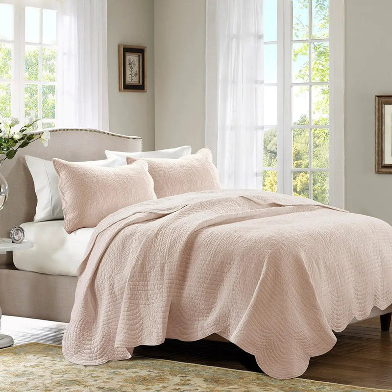 3 Piece Reversible Scalloped Edge Quilt Set - Blush King/Cal King by HouseOfZazla
