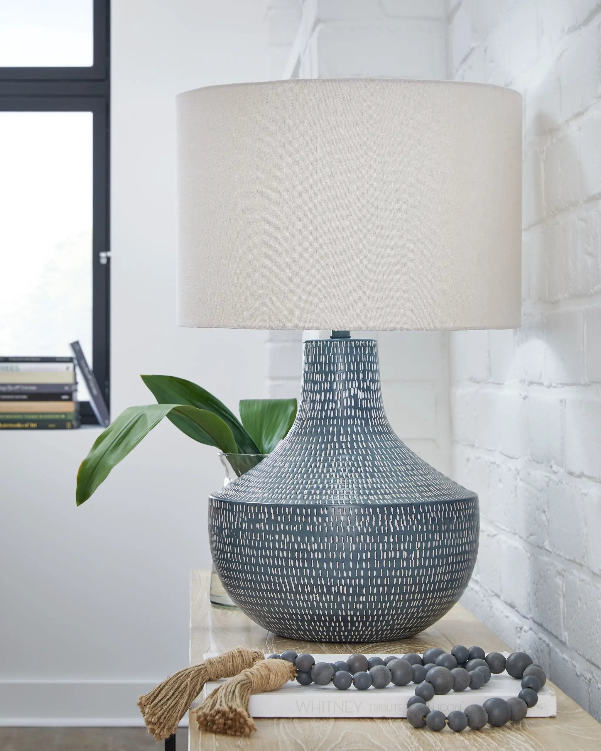 Schylarmont - Metal Table Lamp - Antique Gray / White by Unique Piece Furniture