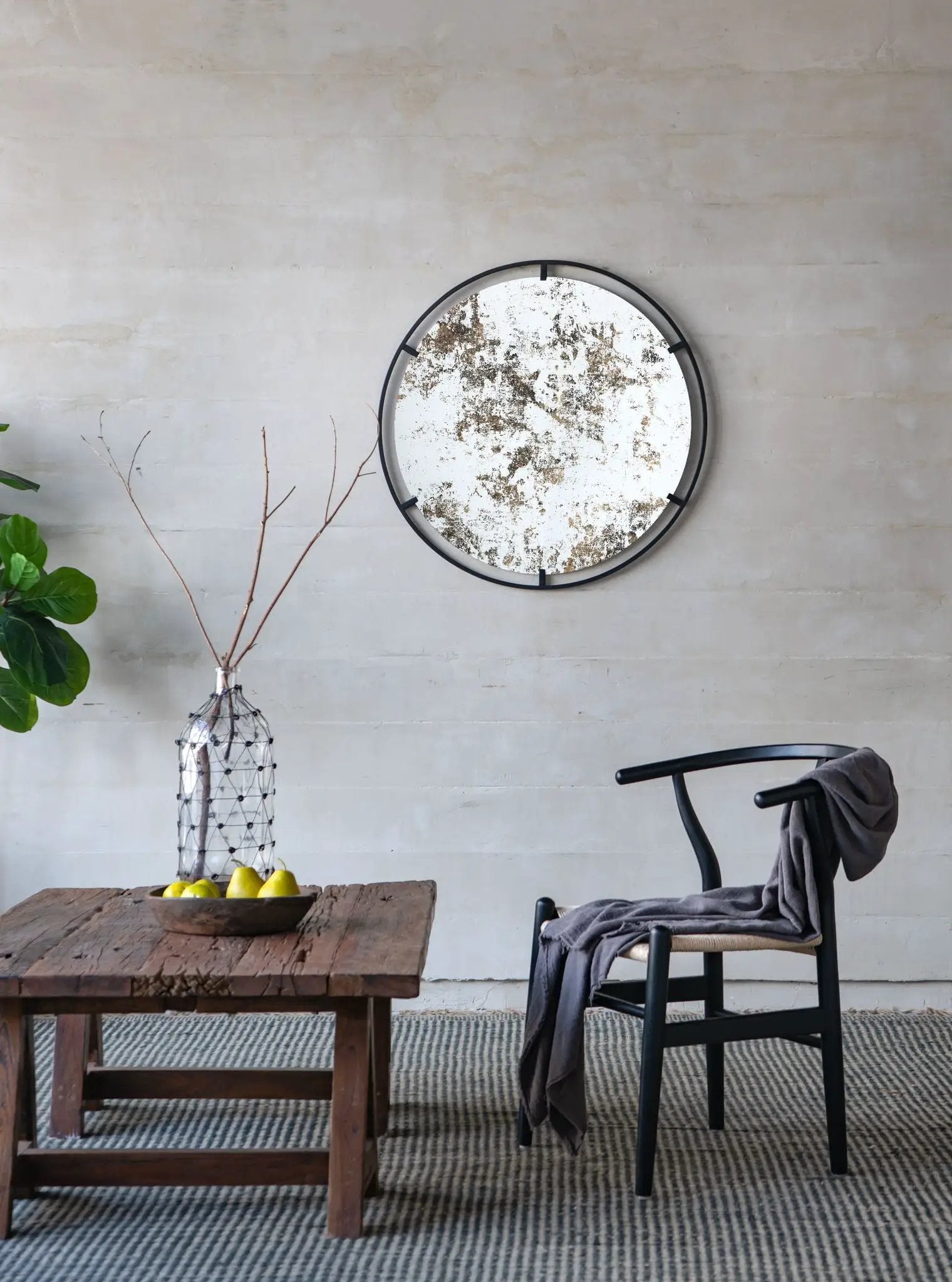 Theodor - Mirror With Industrial Design Round Mirror With Metal Frame For Wall Decor & Entryway Console Lean Against Wall - Black by Unique Piece Furniture