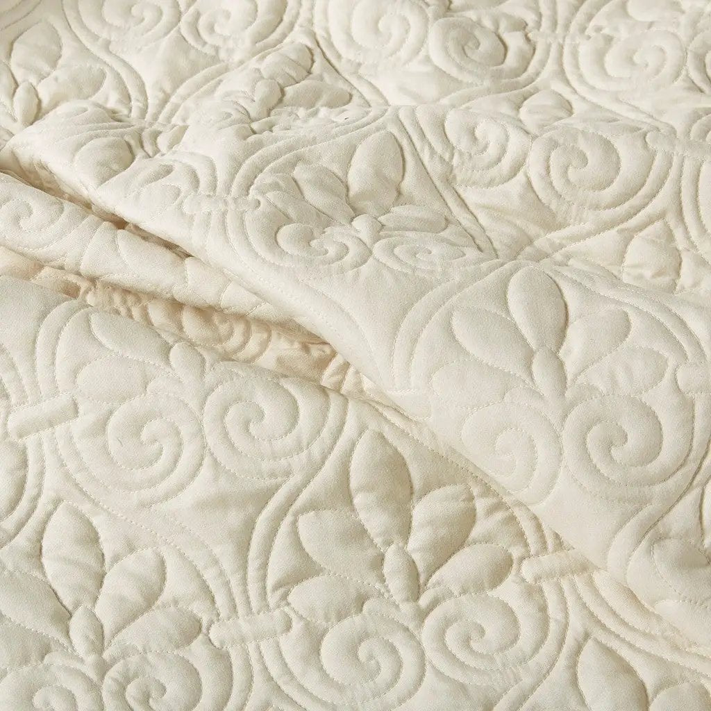 3 Piece Split Corner Pleated Quilted Bedspread by HouseOfZazla