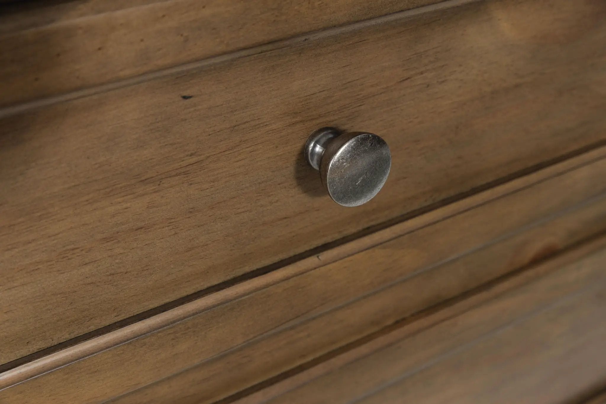 Feddinger - Five Drawer Chest - Medium Brown by Unique Piece Furniture