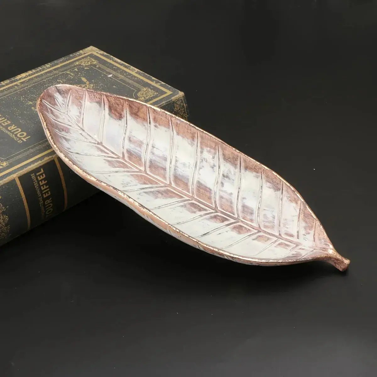 [Decorative Item] Decorative Item For Living Room Or Bedroom, Featuring A Single Leaf Design by House Of Avana