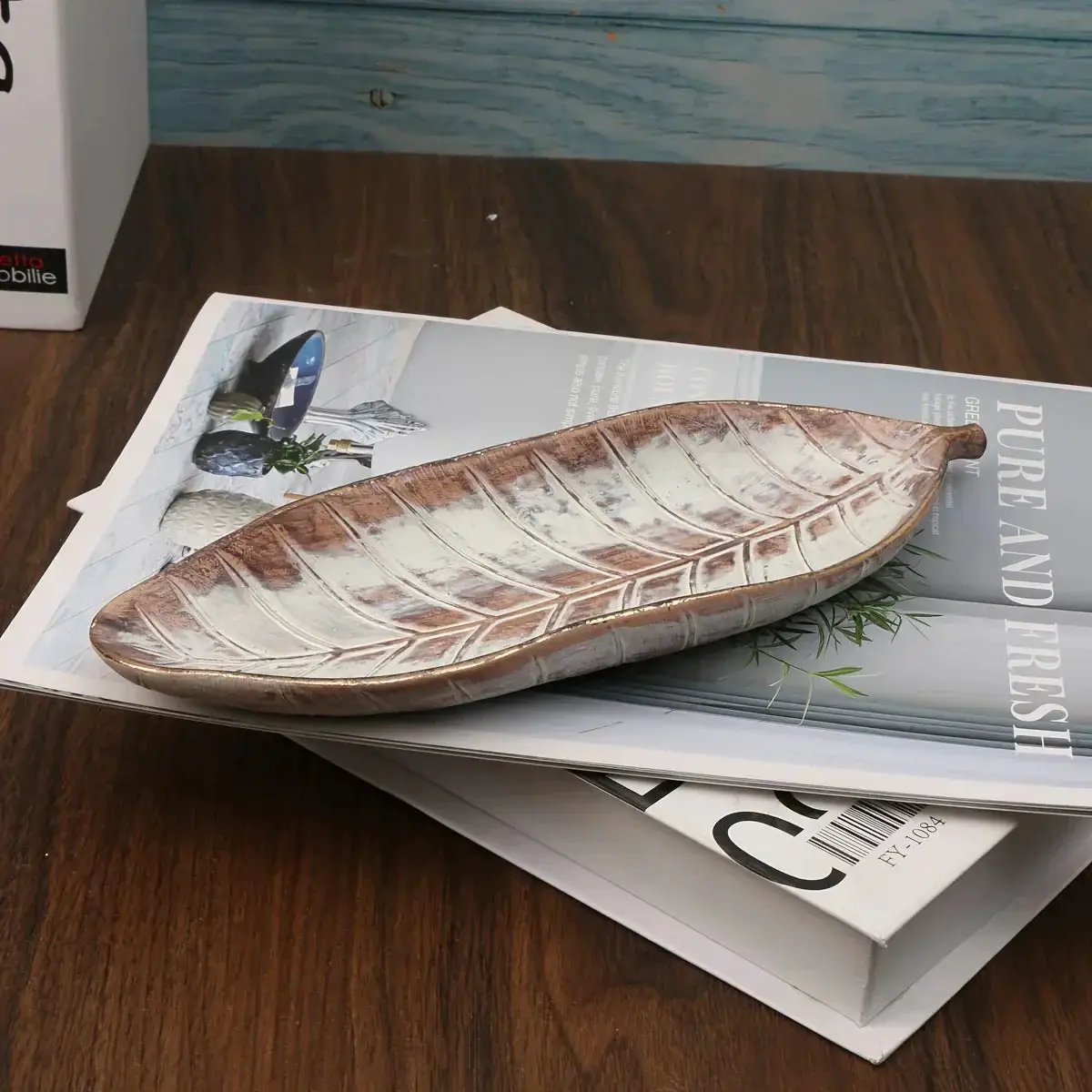 [Decorative Item] Decorative Item For Living Room Or Bedroom, Featuring A Single Leaf Design by House Of Avana