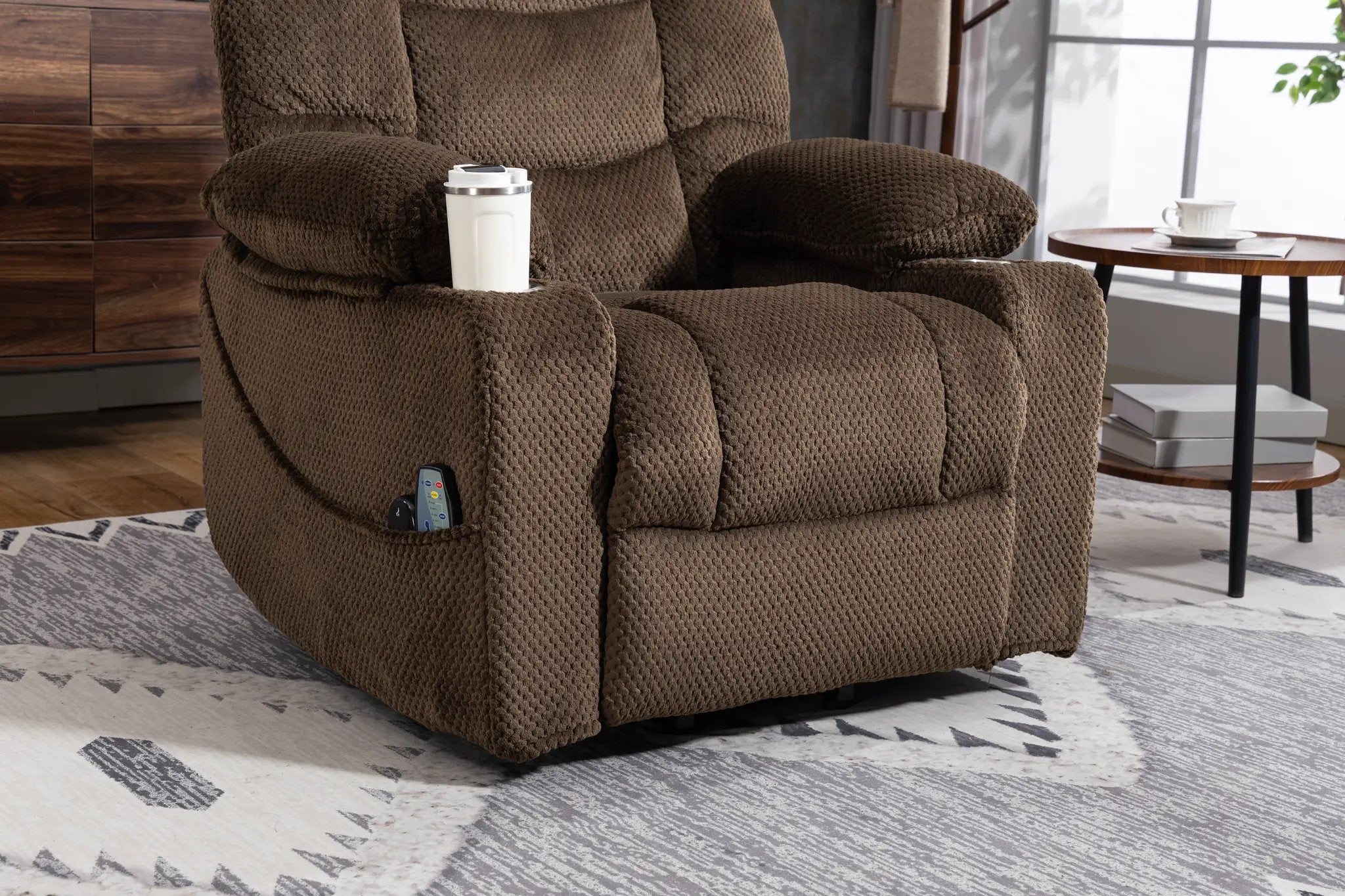 Ultra Wide Electric Lounge Chair by HouseOfZazla