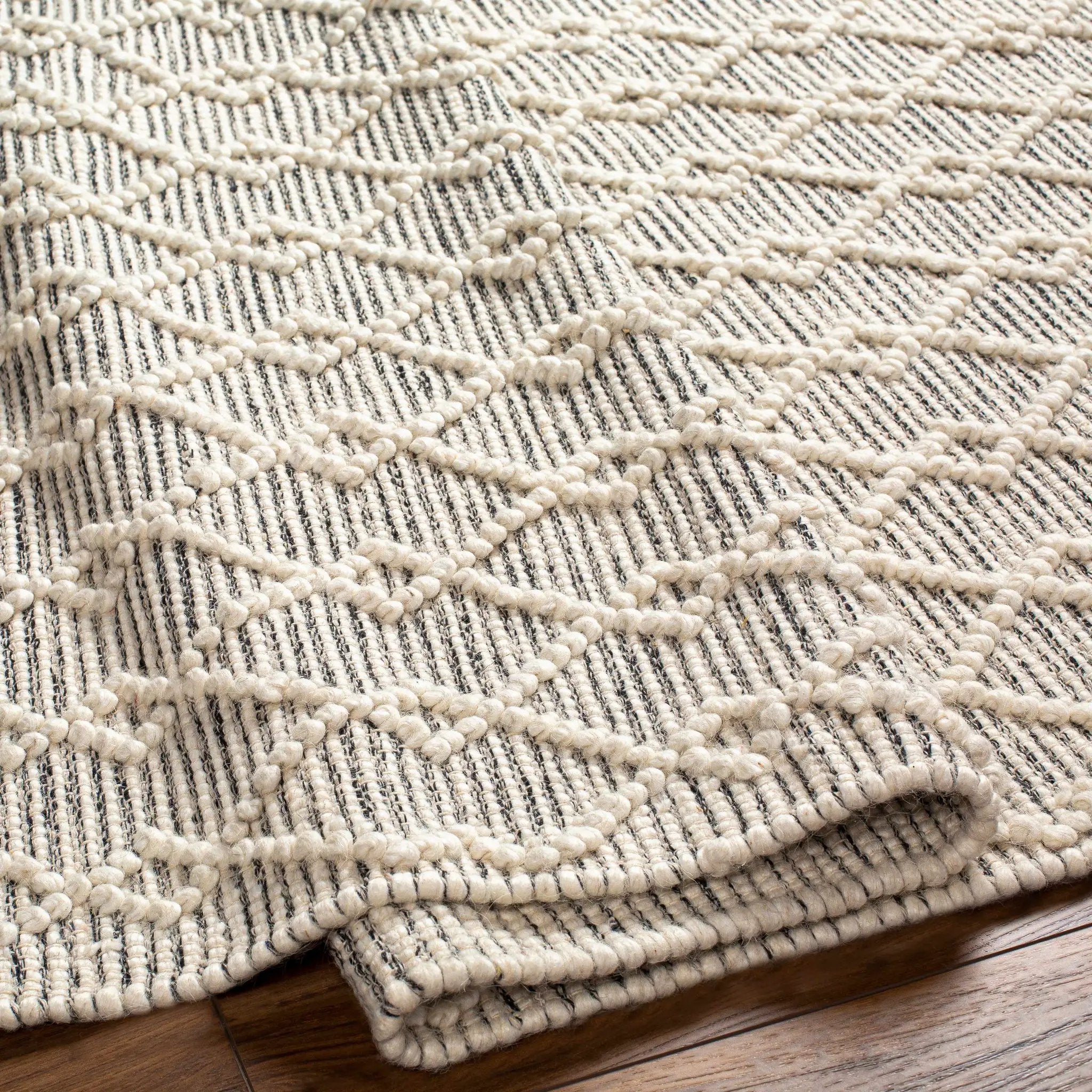 Diata Wool Rug with Tassels - Clearance by Boutique Rugs