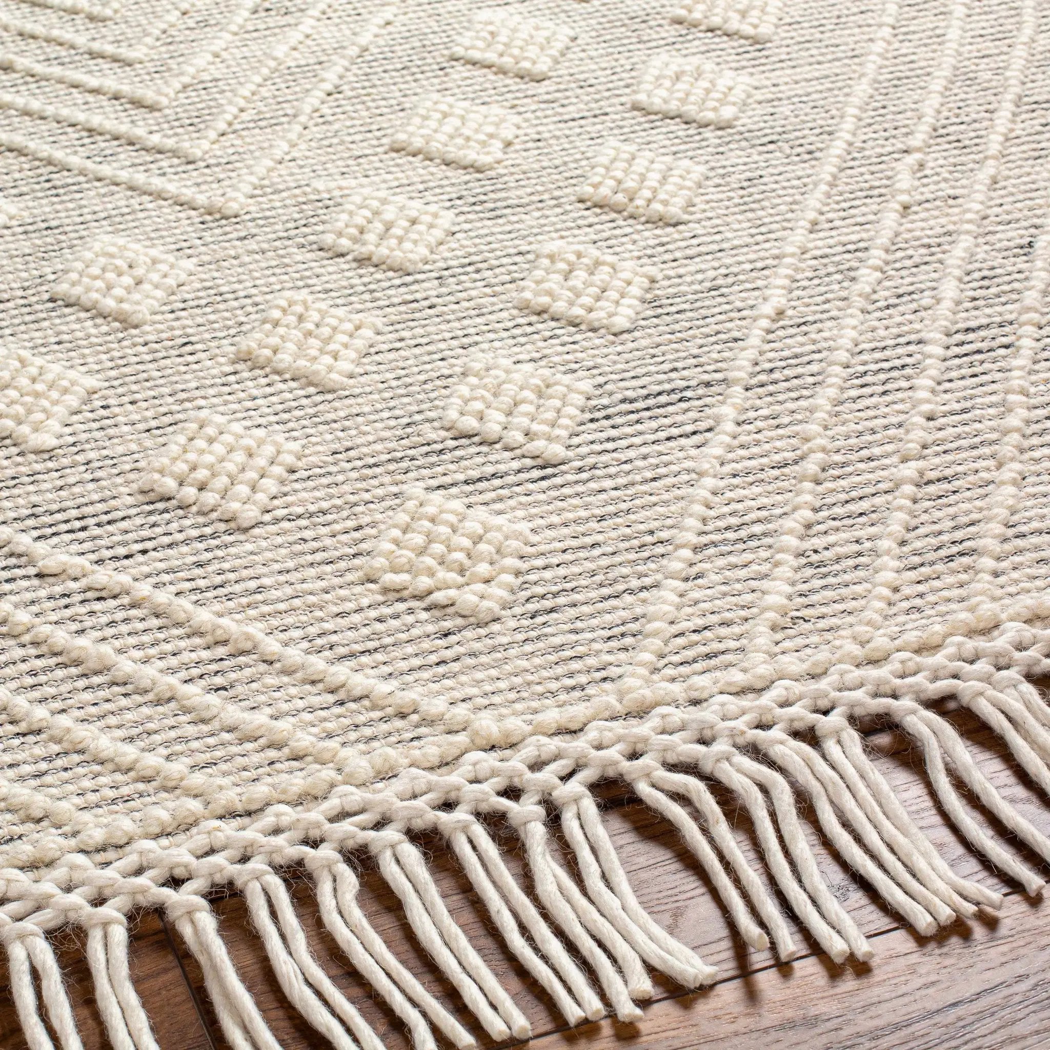 Dama Wool Rug with Tassels - Clearance by Boutique Rugs