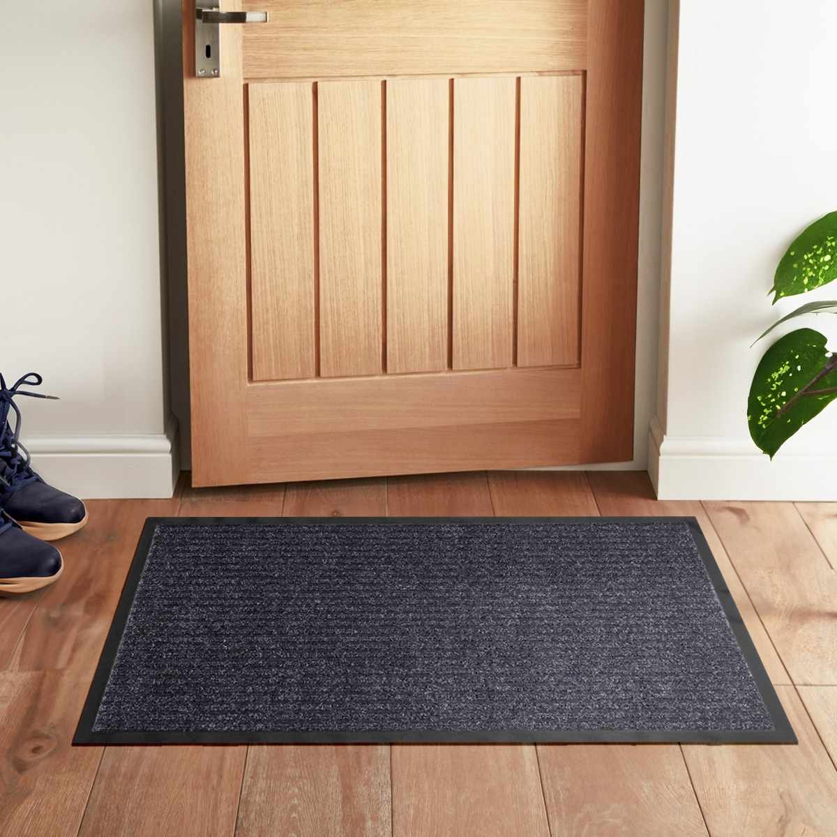 Basic Outdoor Mat, Gray by Boutique Rugs