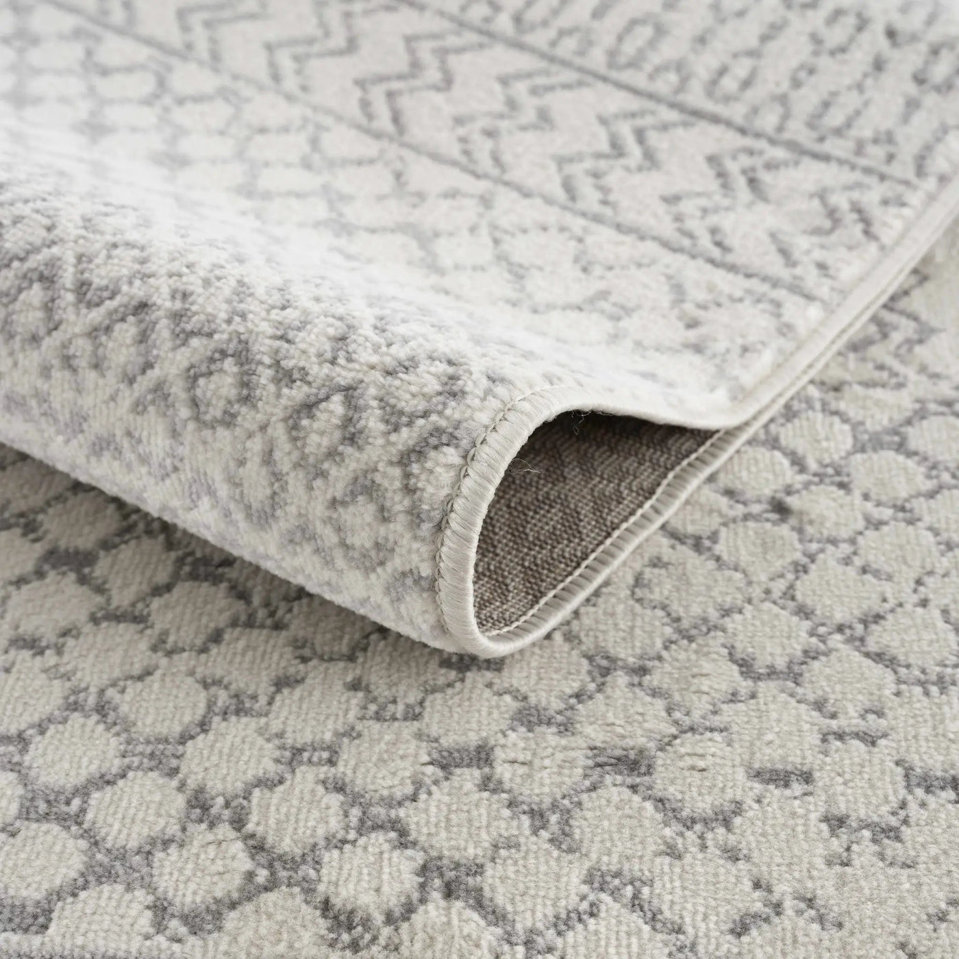 Tigri Aztec Ivory & Gray 2318 Area Rug - Clearance by Boutique Rugs