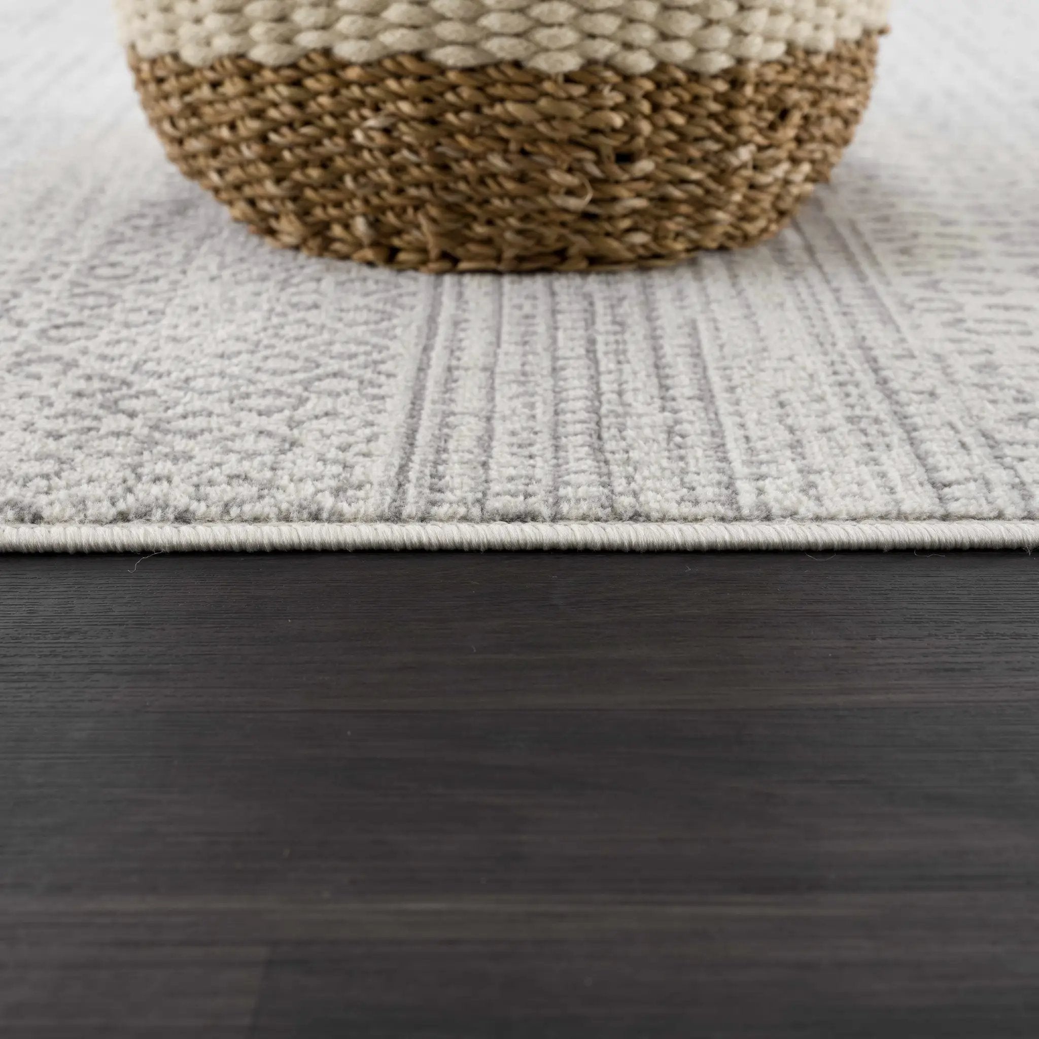 Tigri Aztec Ivory & Gray 2318 Area Rug - Clearance by Boutique Rugs