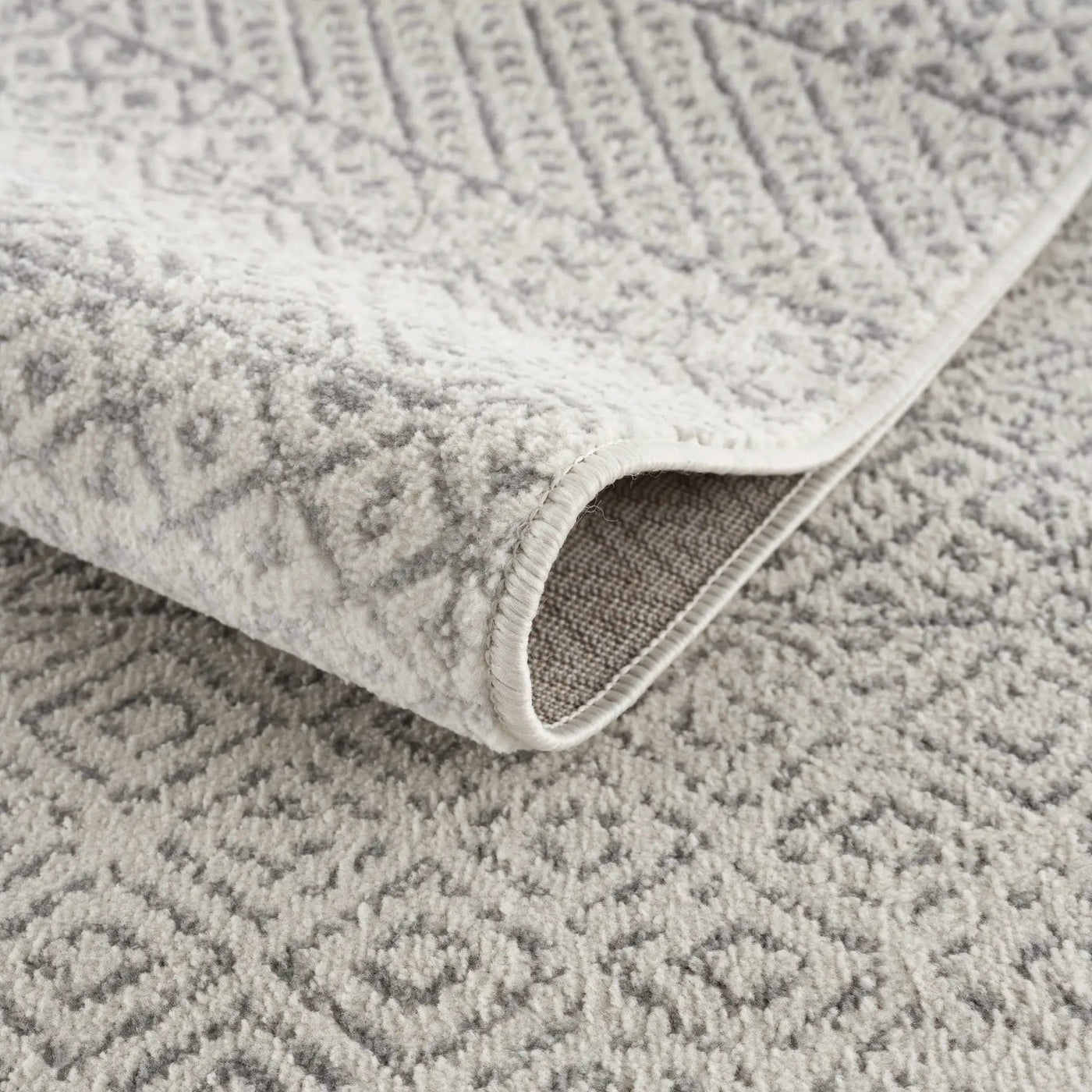Tigri Aztec Ivory & Gray 2317 Area Rug - Clearance by Boutique Rugs
