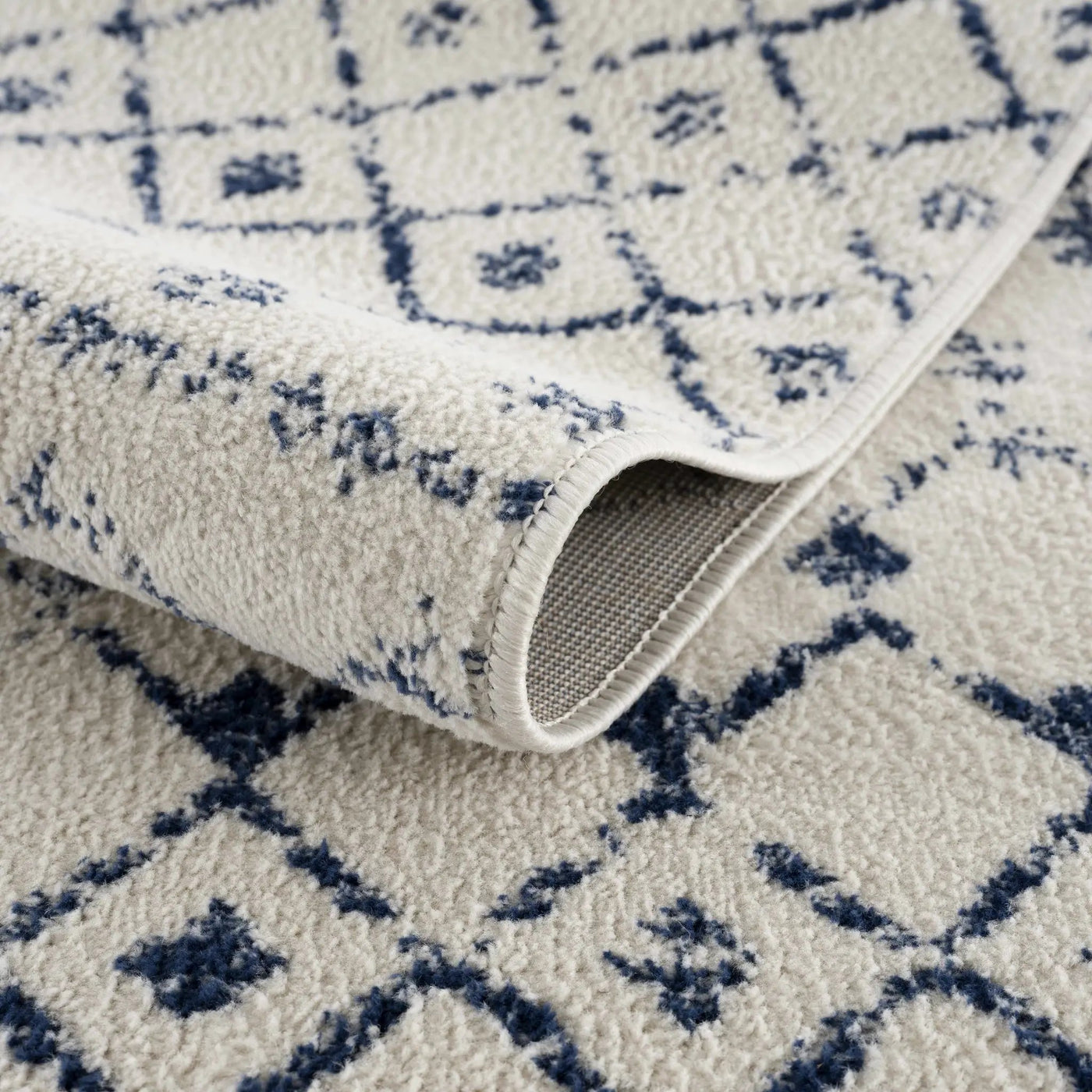 Tigrican Blue 2332 Area Rug - Clearance by Boutique Rugs