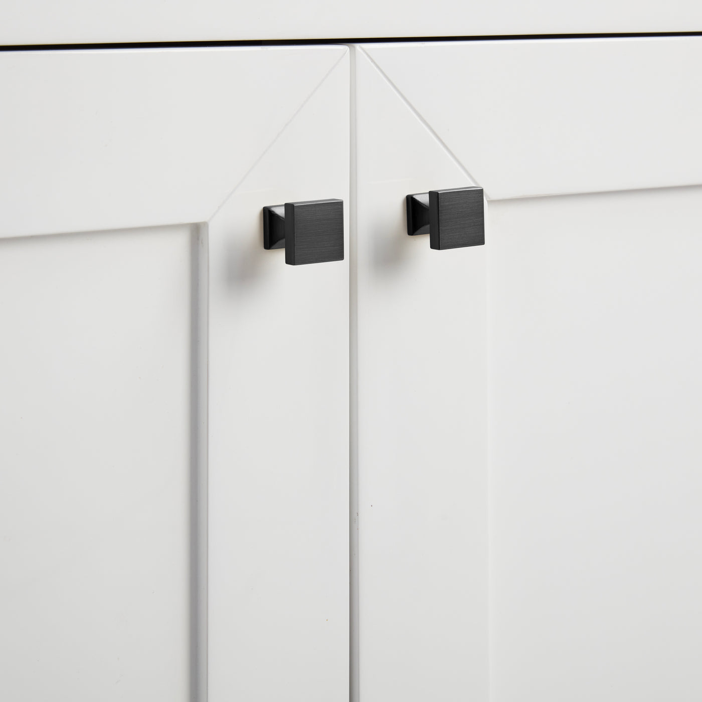 James Martin Chianti 24" Single Bathroom Vanity, Glossy White by James Martin