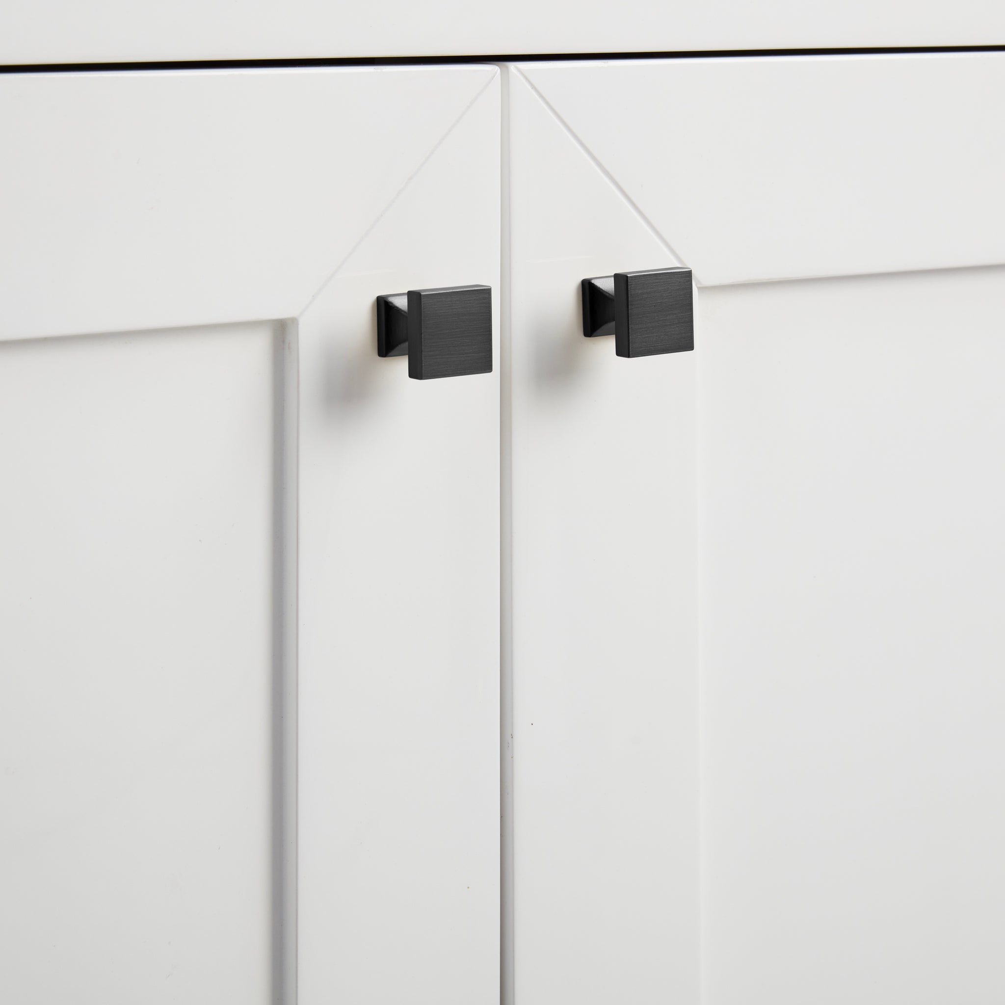James Martin Chianti 24" Single Bathroom Vanity, Glossy White by James Martin