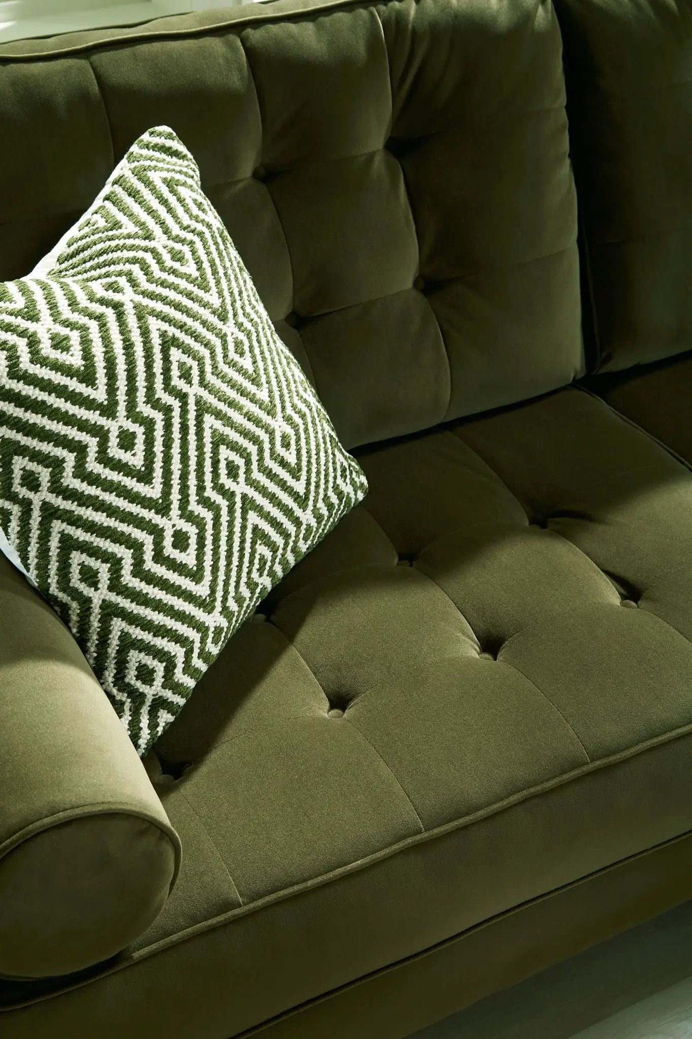 Reveon Lakes - Sofa - Olive by Unique Piece Furniture