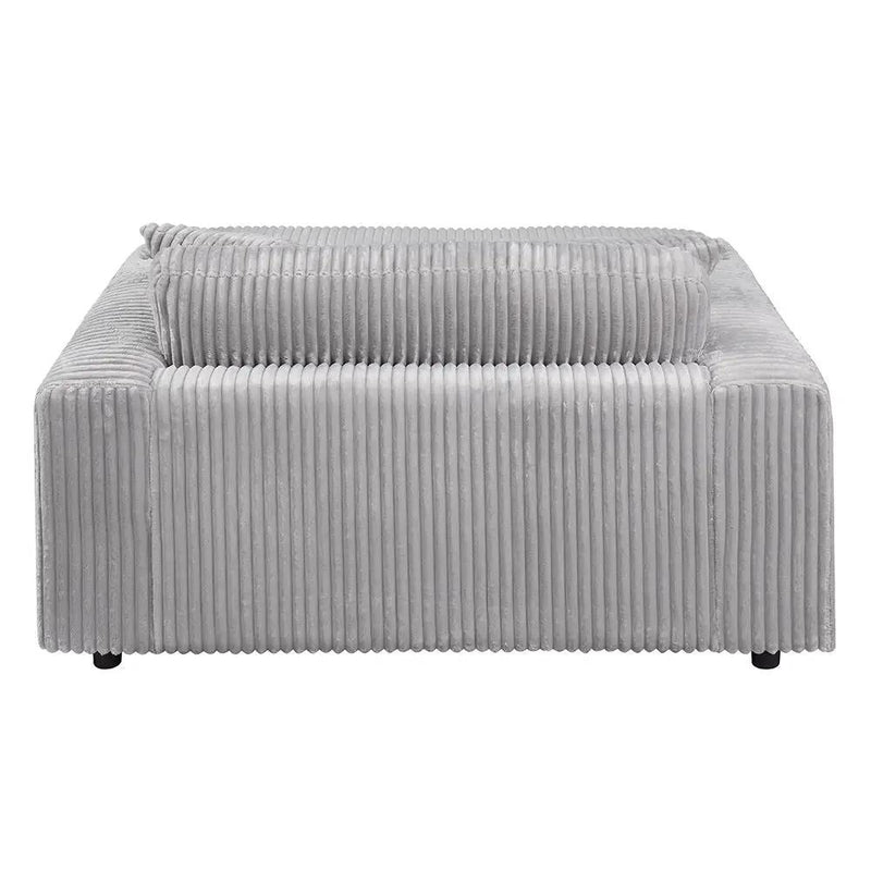 Hilde - Chaise With 2 Pillows by Unique Piece Furniture