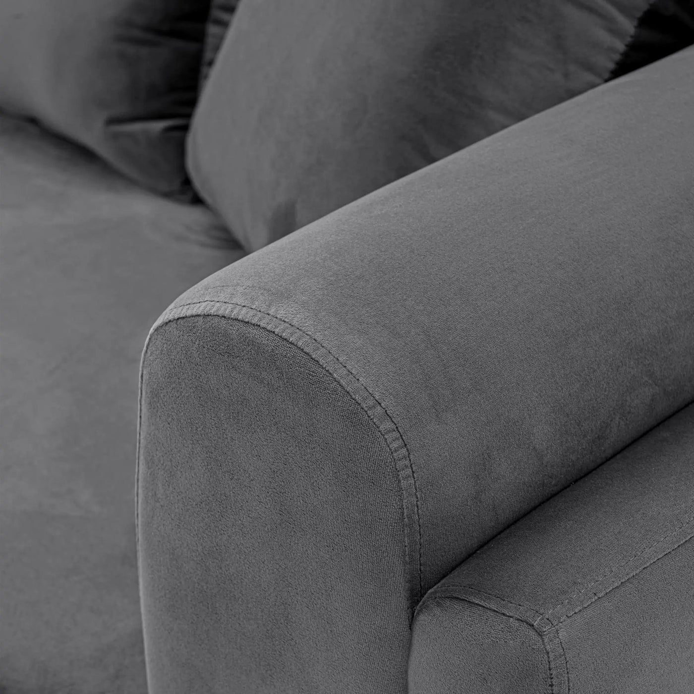 Edmonda - Sofa by HouseOfZazla