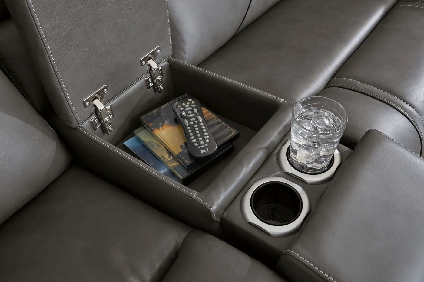 5Z - Pittson - Power Reclining Sectional by Unique Piece Furniture