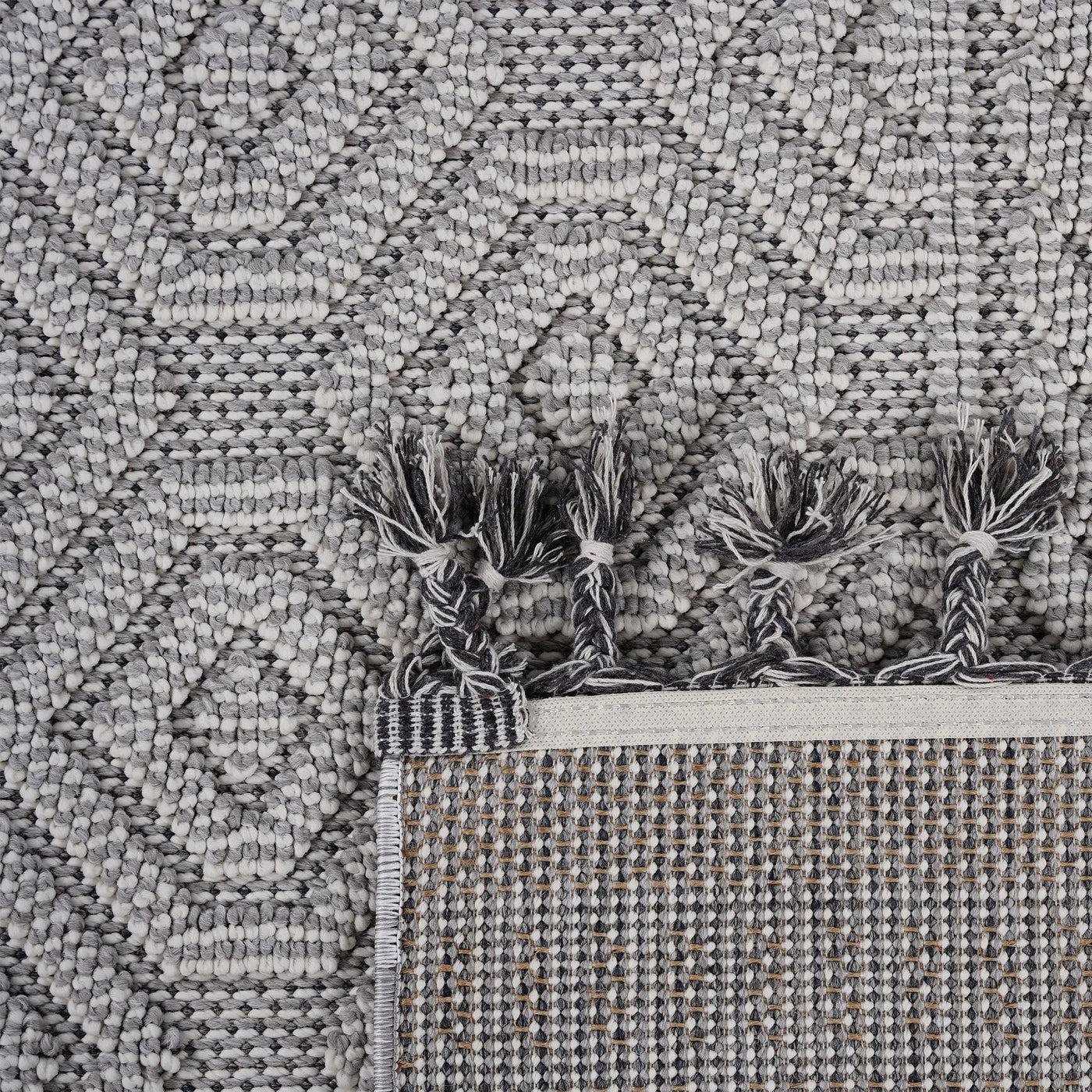 Guros Collection 7.9X10 Area Rug by HouseOfZazla