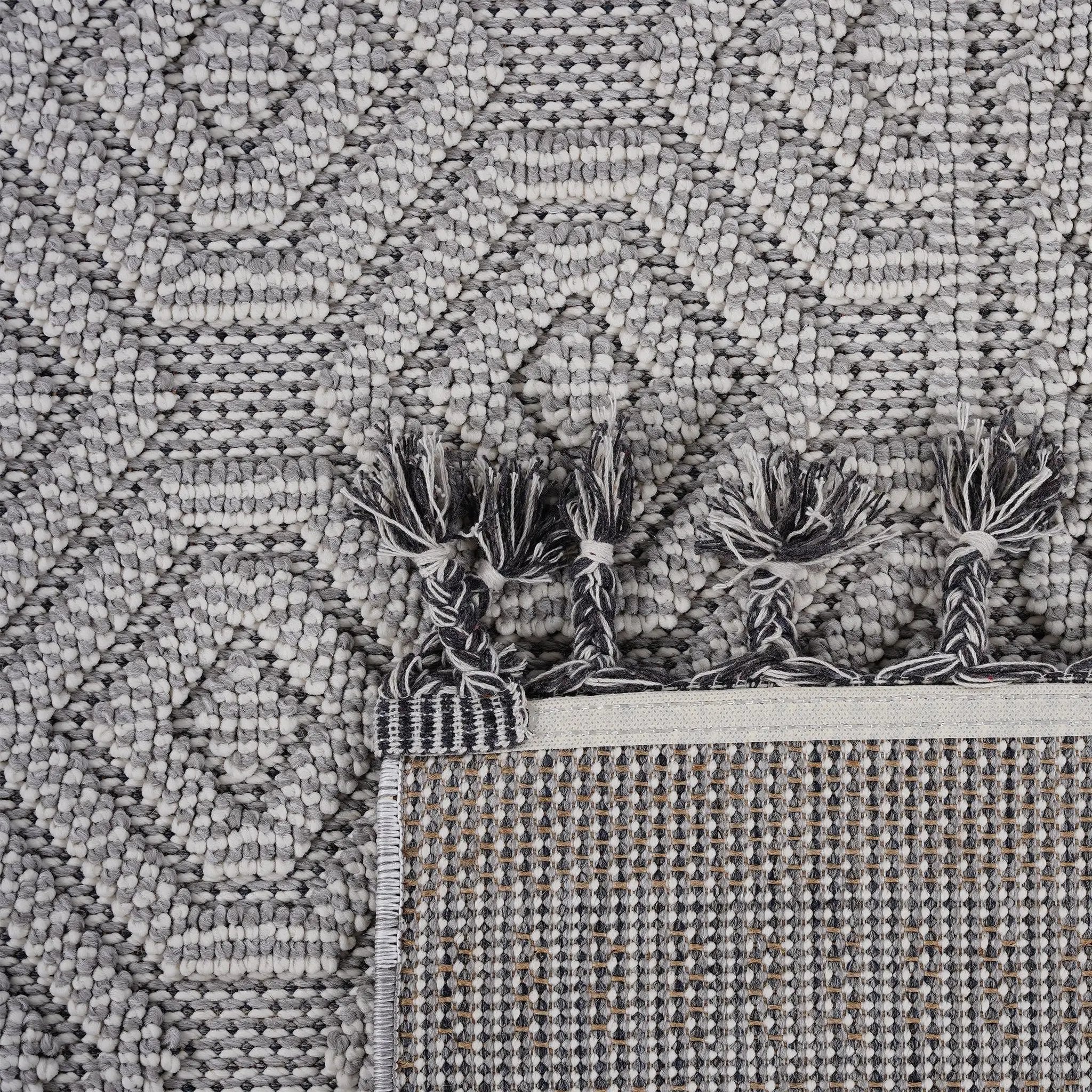 Guros Collection 7.9X10 Area Rug by HouseOfZazla