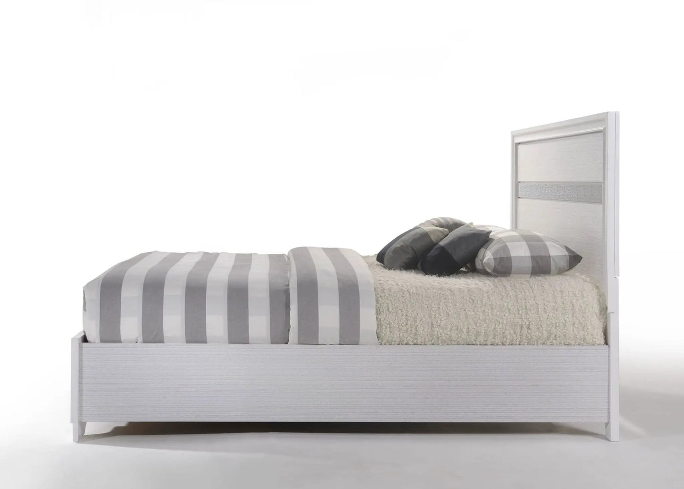 Naima Elegance Bed by HouseOfZazla