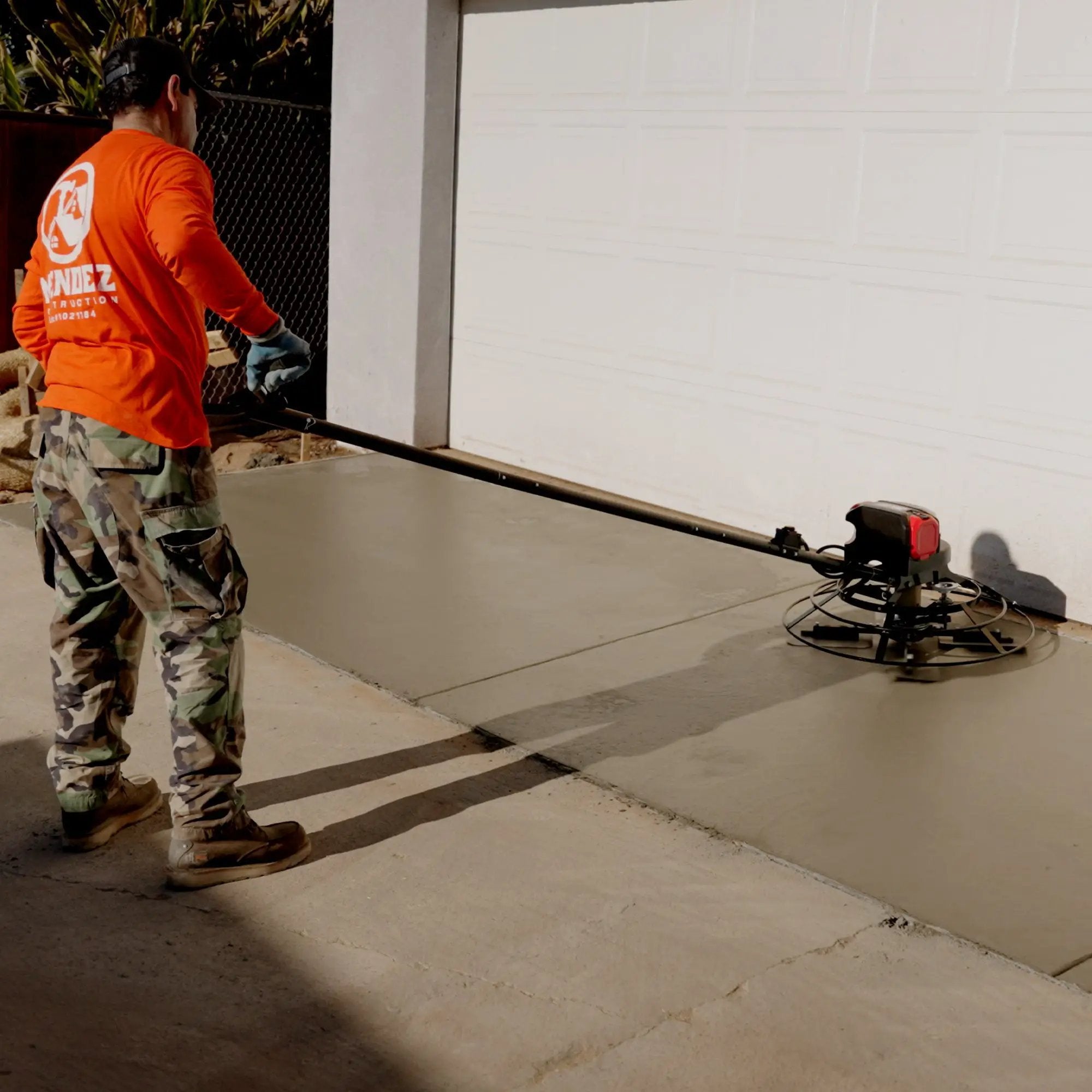 30" Battery-Powered Portable Power Trowel with 18ft Bull Float Handle by Tomahawk Power