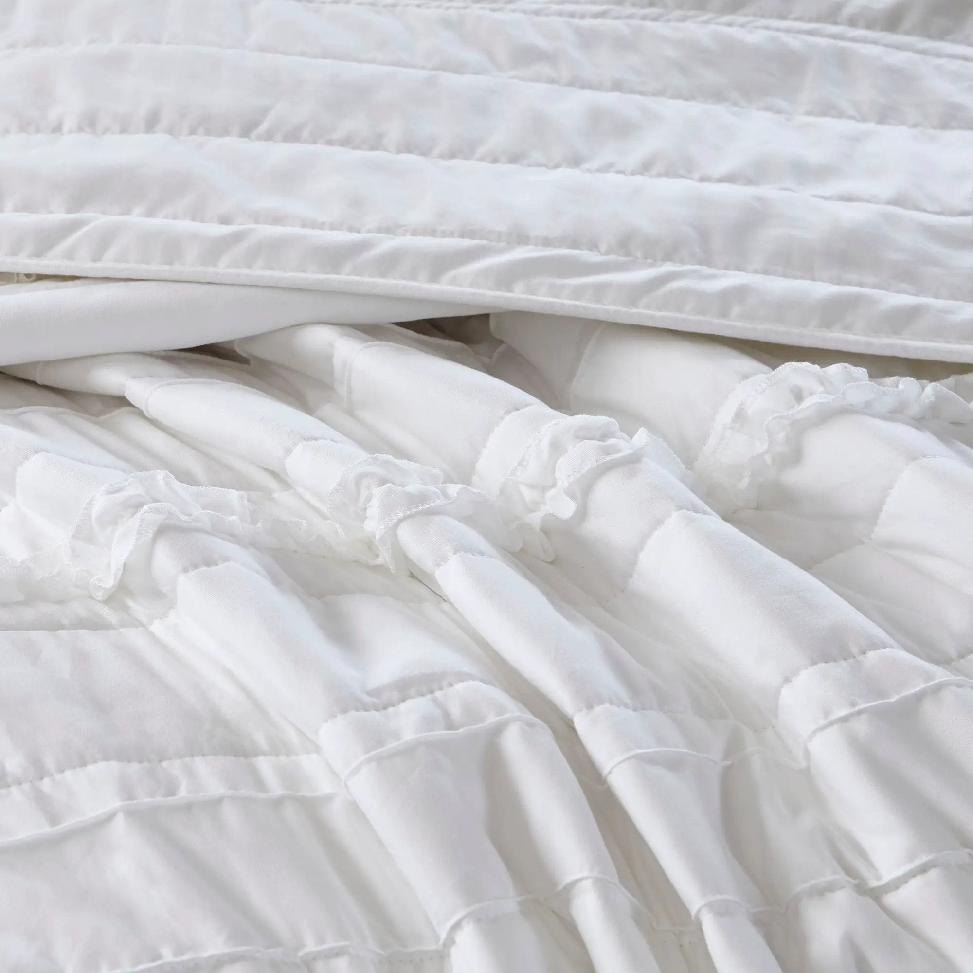4 Piece Reversible Ruffle Quilt Set with Throw Pillow White King/Cal King by HouseOfZazla