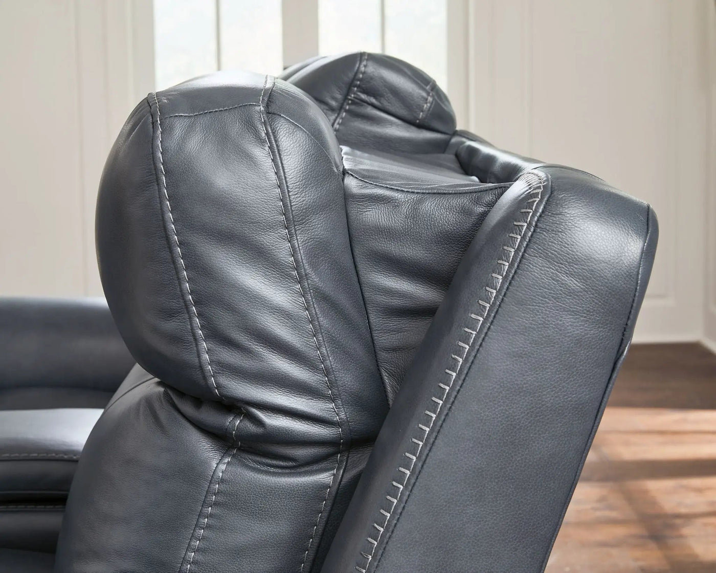 Bexhurst - Power Reclining Loveseat With Console / Adjustable Headrest by Unique Piece Furniture