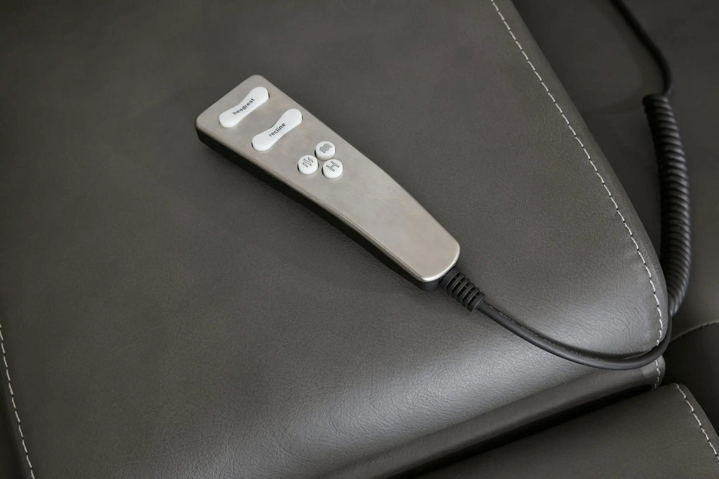 5Z - Pittson - Power Reclining Sectional by Unique Piece Furniture