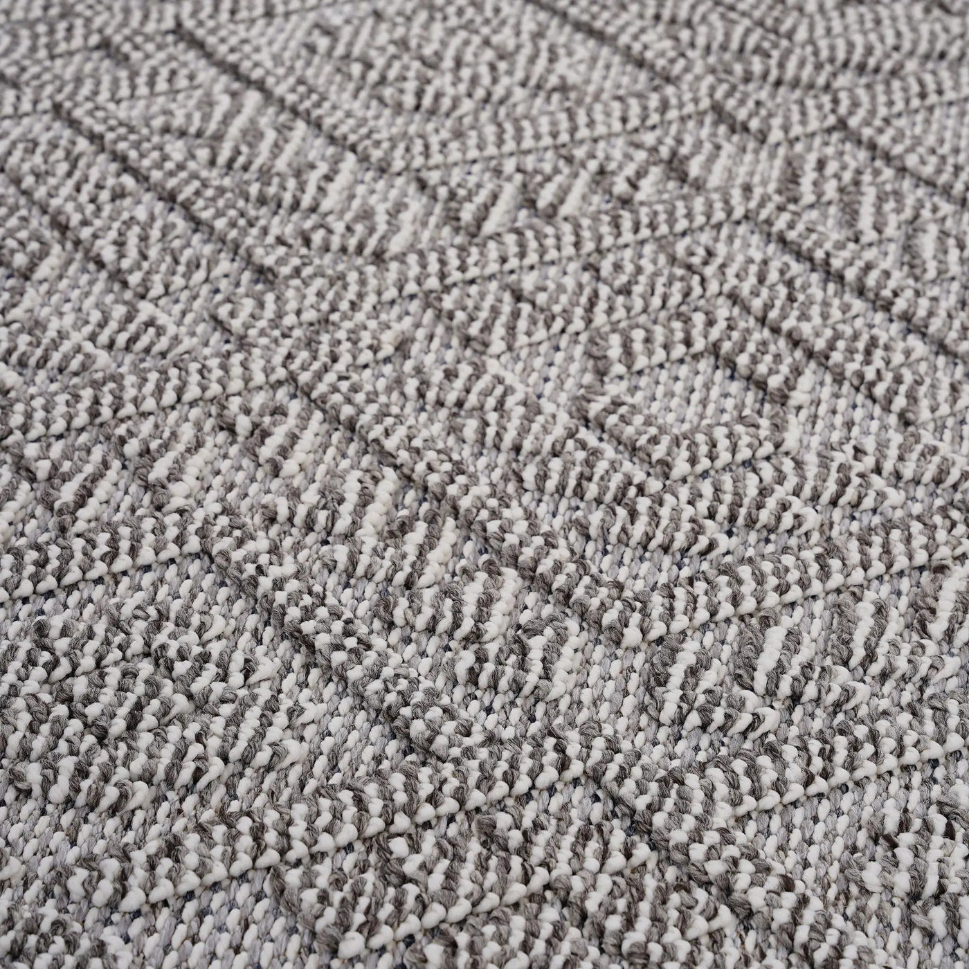 Guros - Traditional Indoor / Outdoor Area Rug by HouseOfZazla