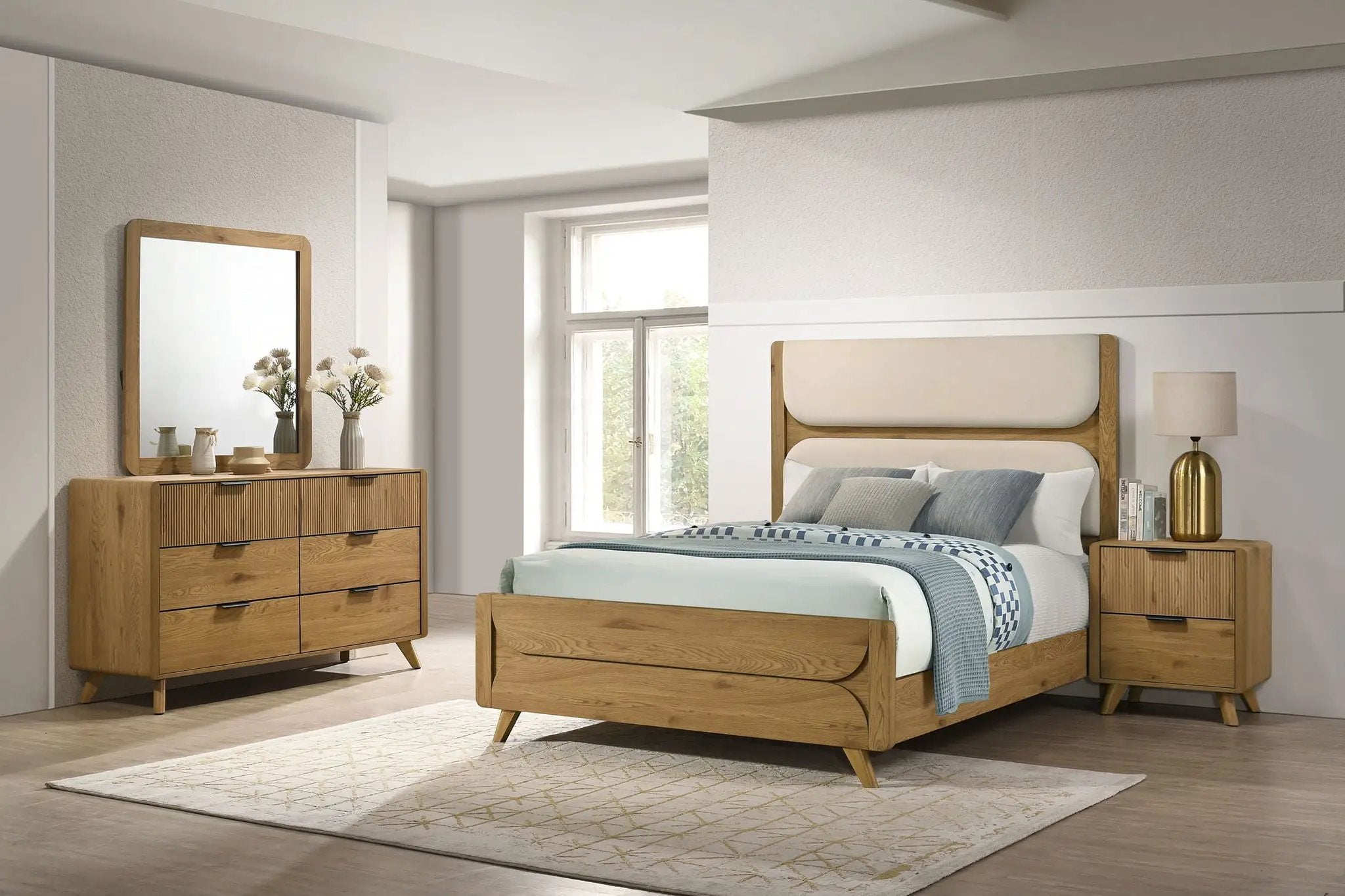 Bennett 4-piece California King Bedroom Set Light Oak by Unique Piece Furniture