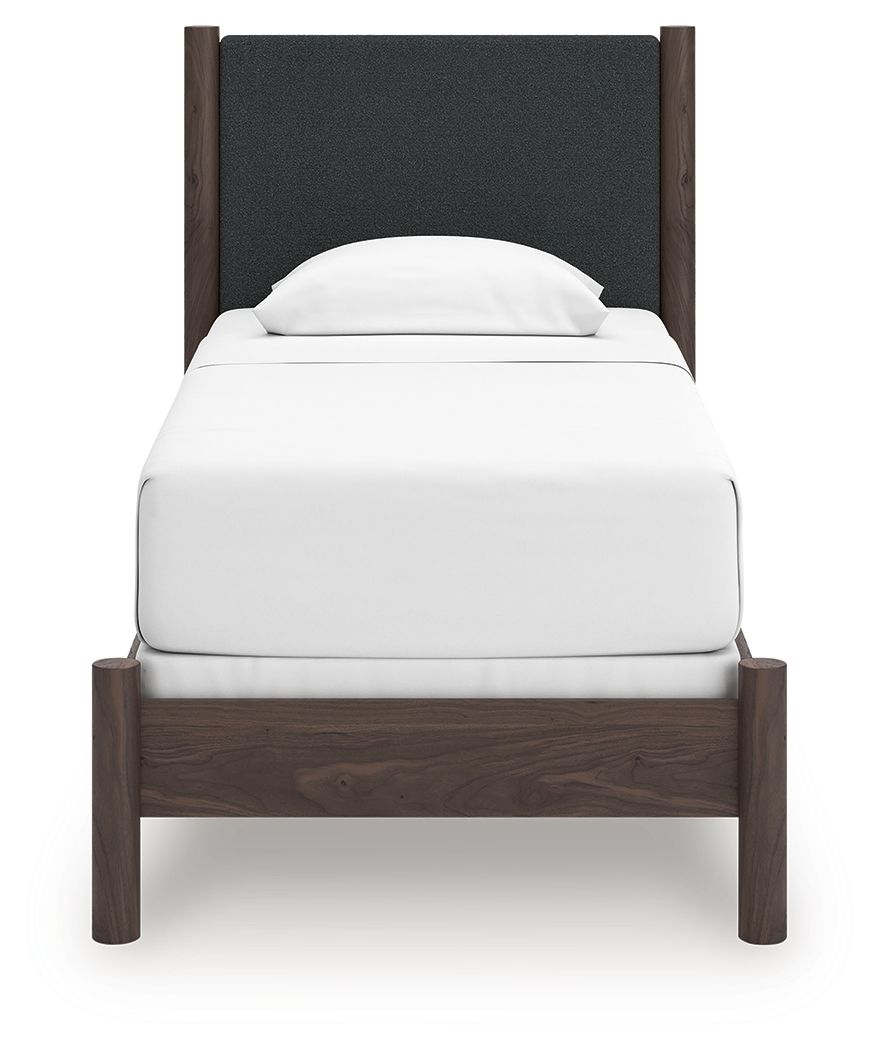 Pamytta - Upholstered Panel Bed, photo 7 of 7