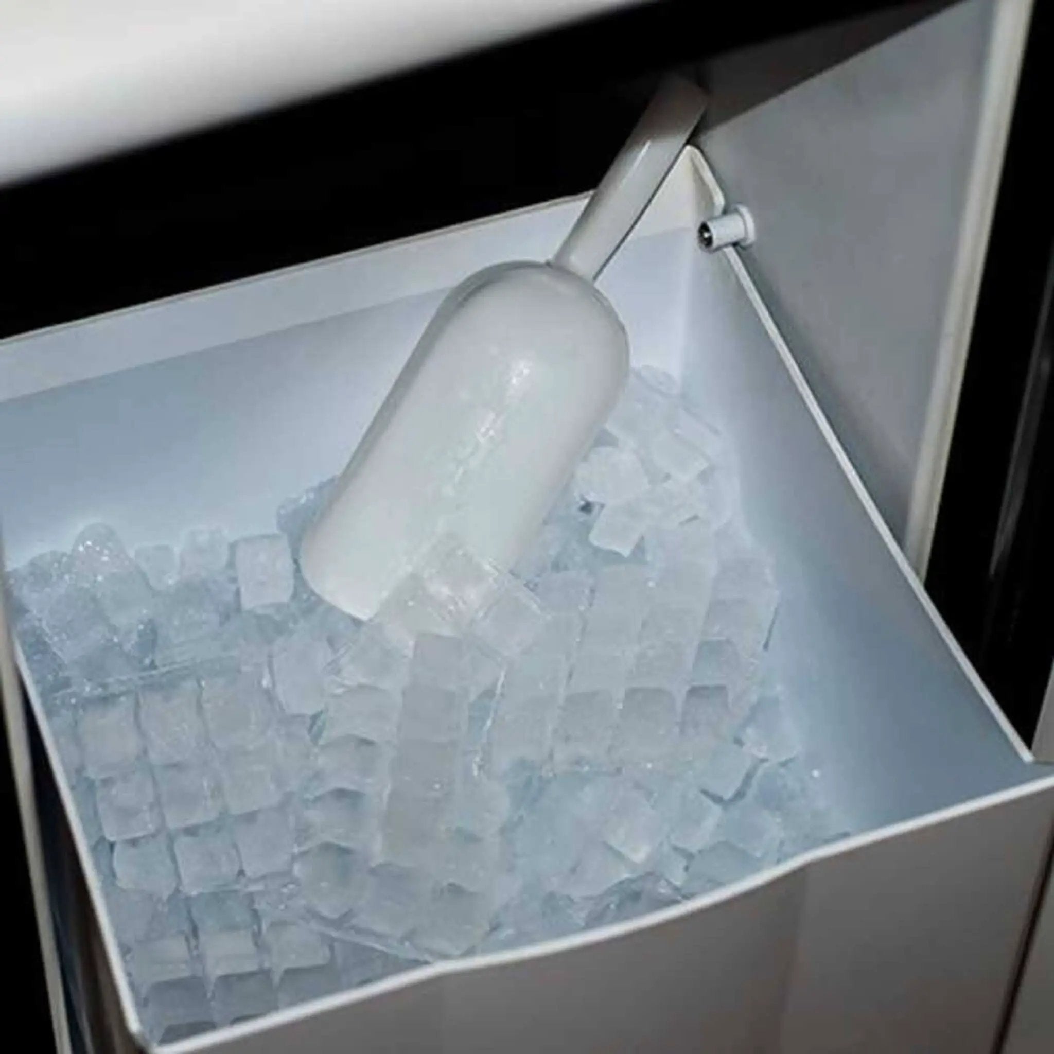 Edgestar 15-Inch Outdoor Undercounter Ice Maker W/ 50 LBS Daily Ice Production [OIM450SS] (SAK84720) by SAKSBY WHOLESALE