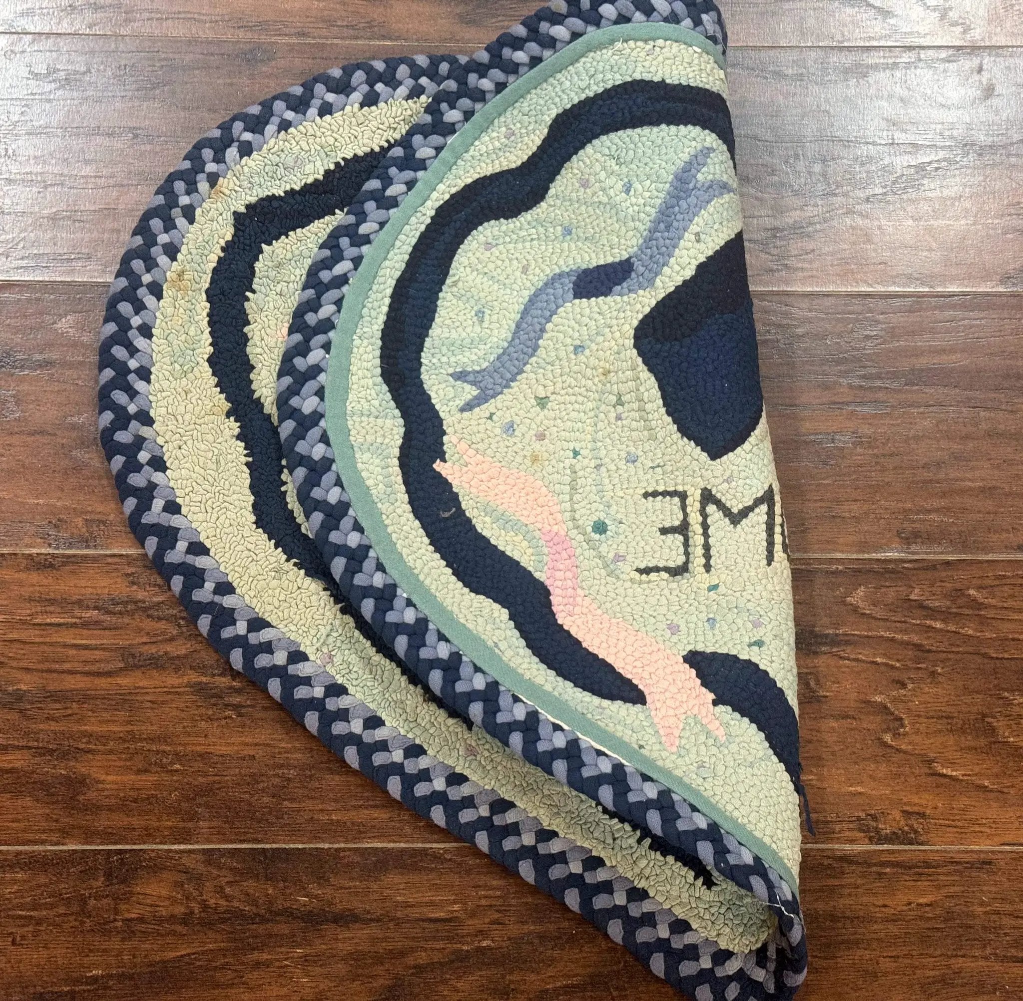Small American Hooked Rug, Vintage Welcome Mat, Heart Shaped, Ivory and Blue by Jewel Rugs